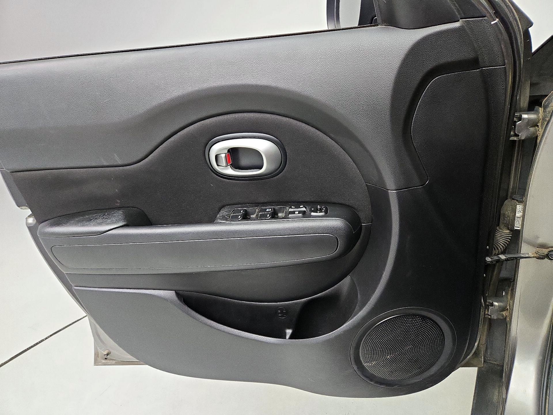 Thumbnail: 2016 Kia Soul - 12