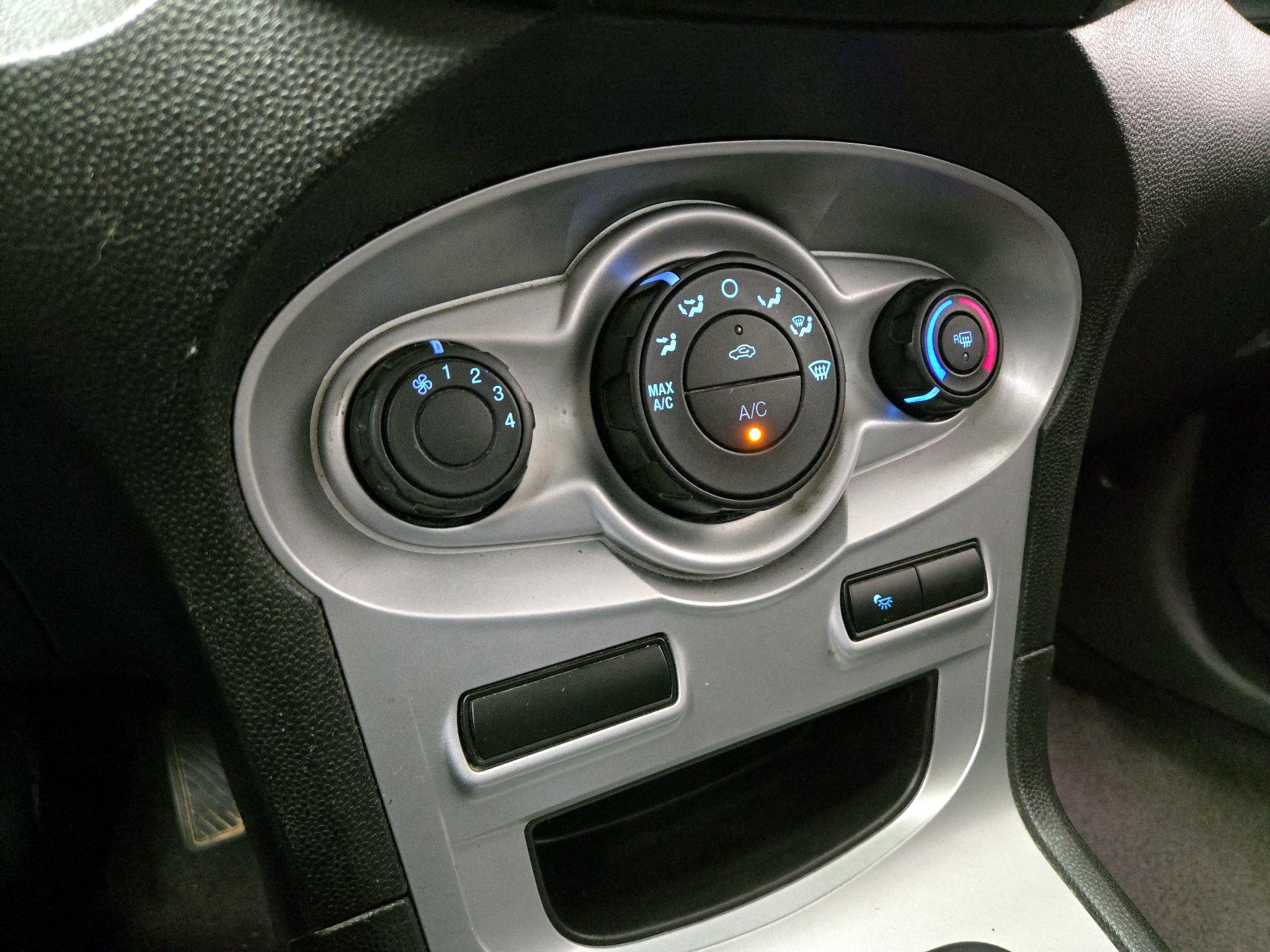Thumbnail: 2016 Ford Fiesta - 15