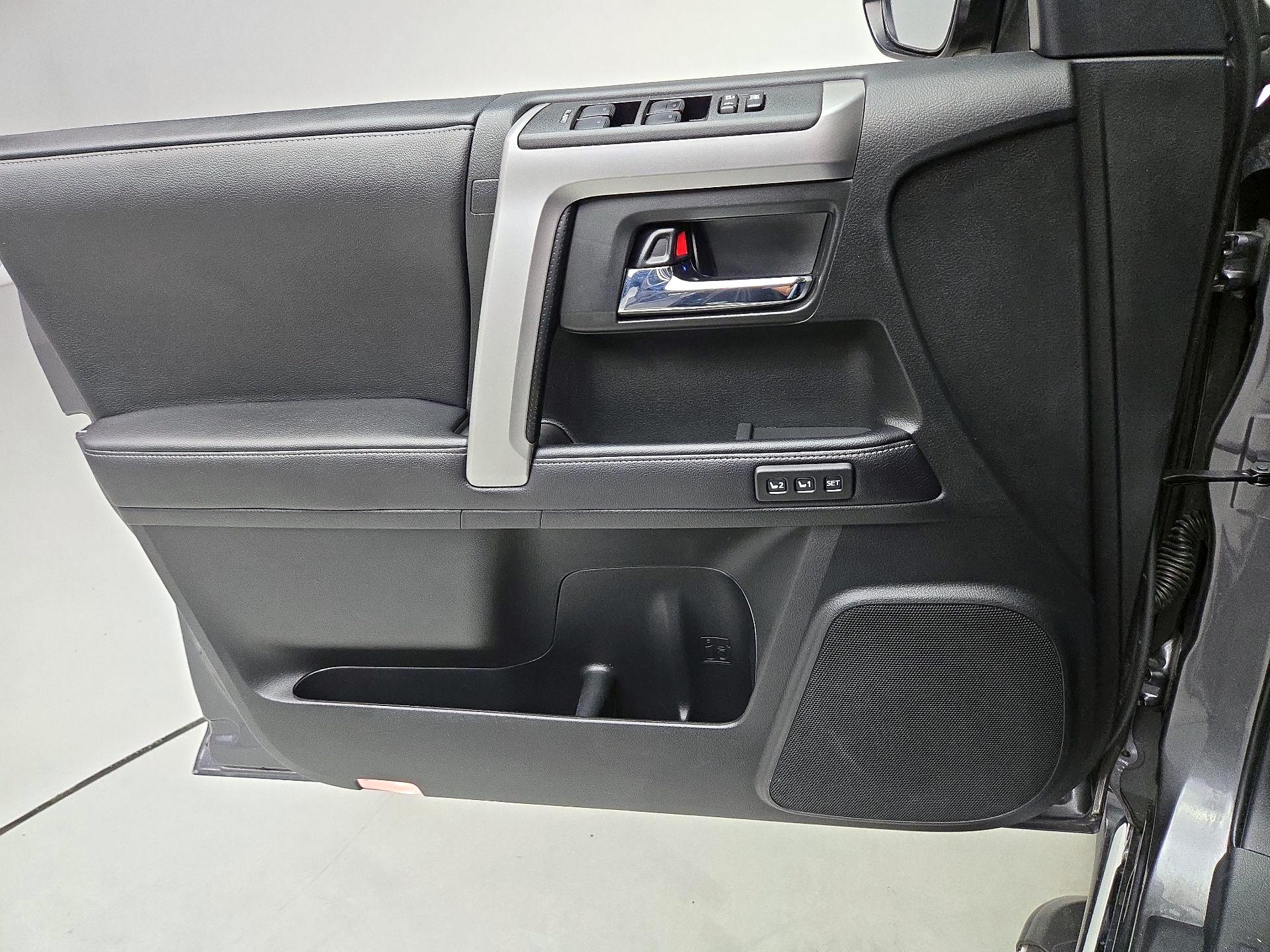 Thumbnail: 2019 Toyota 4Runner - 12