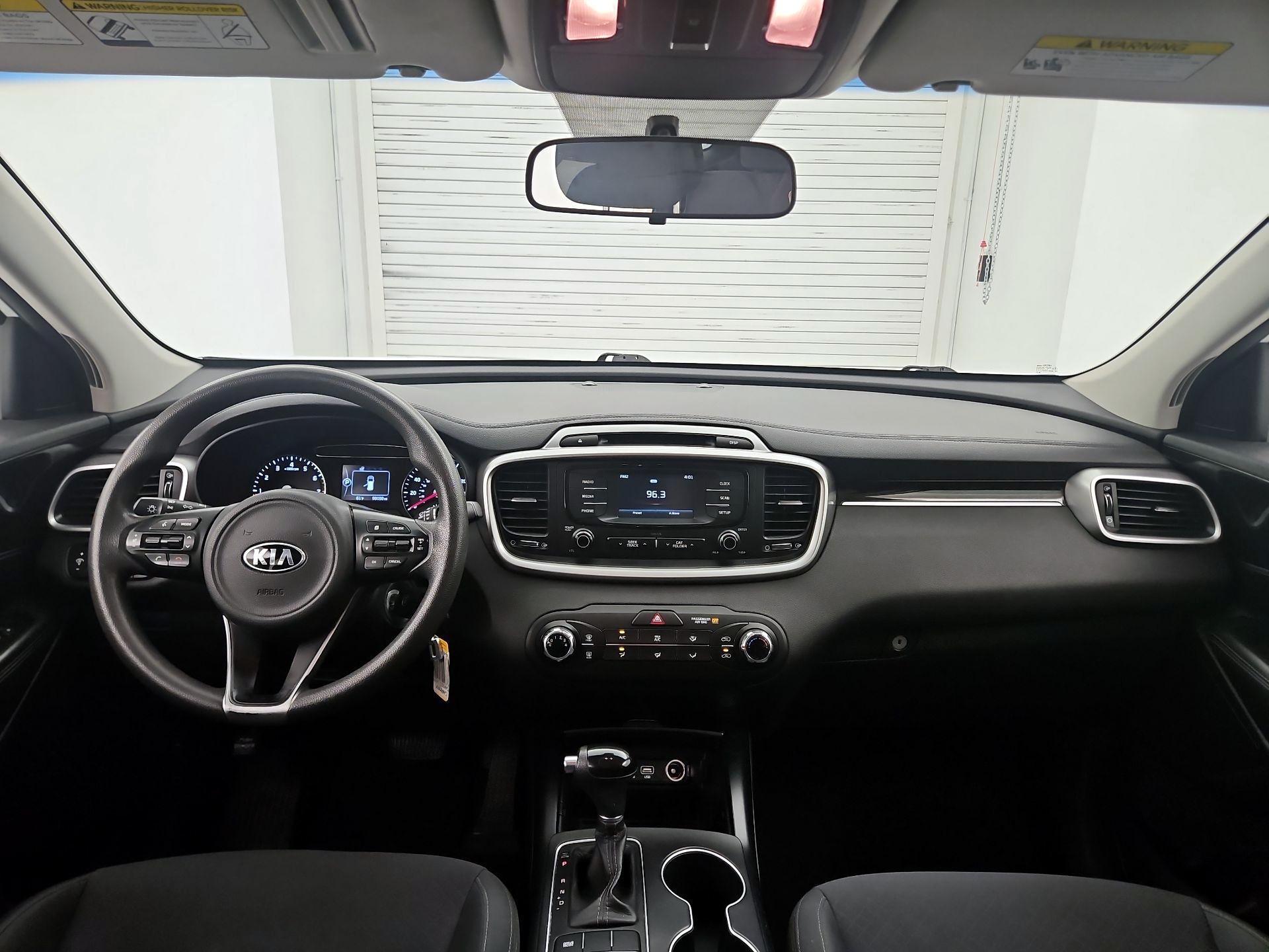 Thumbnail: 2016 Kia Sorento - 9