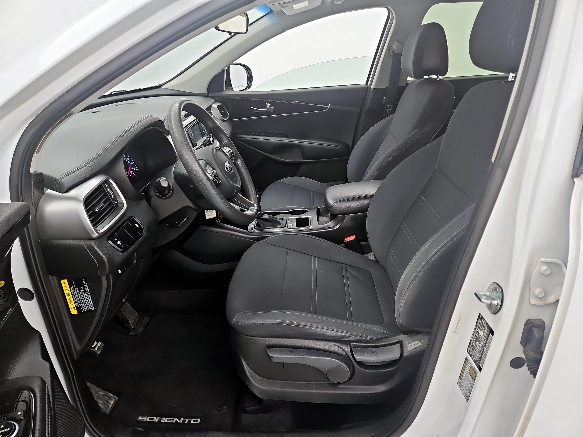 Thumbnail: 2016 Kia Sorento - 11