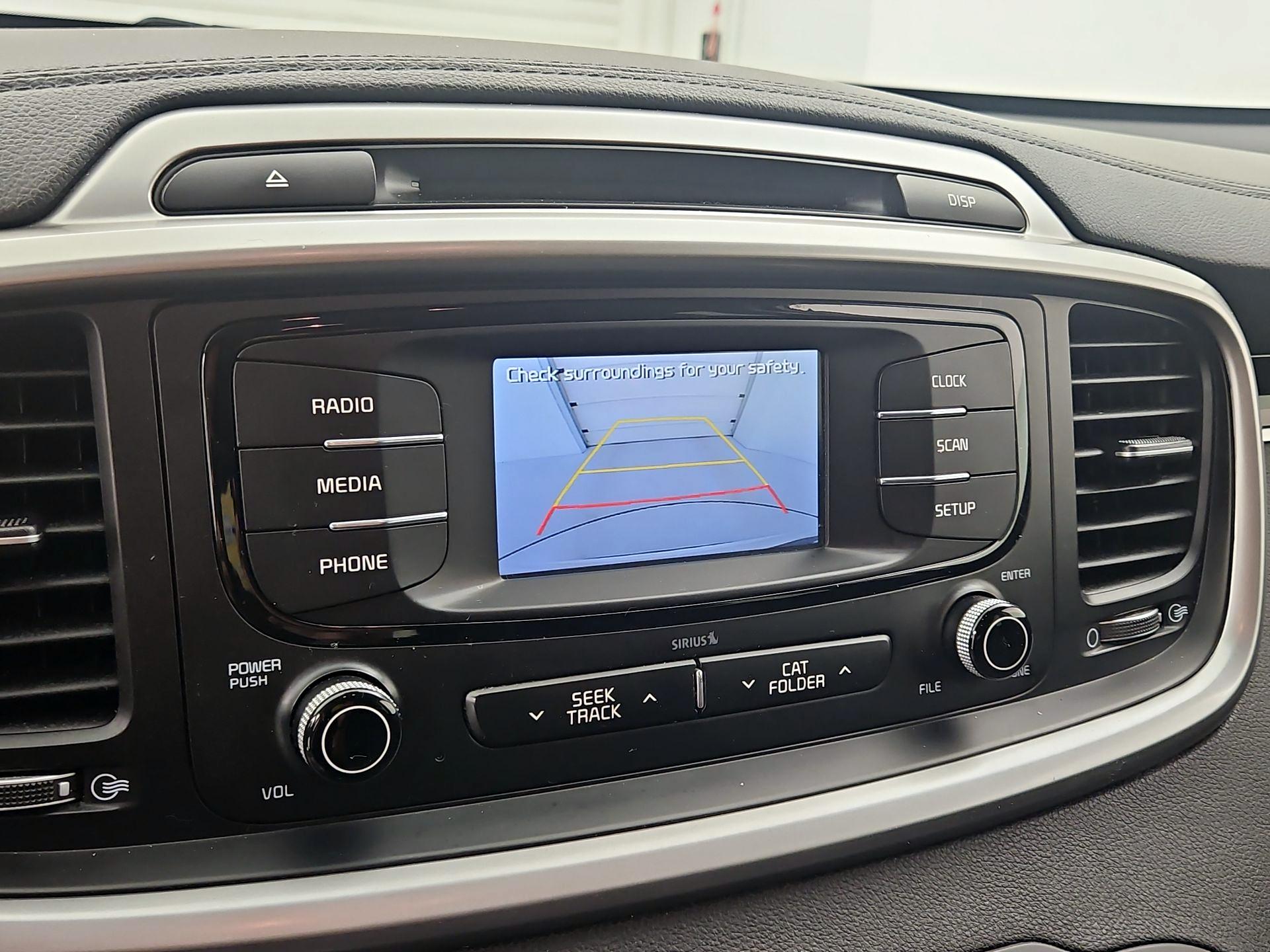 Thumbnail: 2016 Kia Sorento - 14