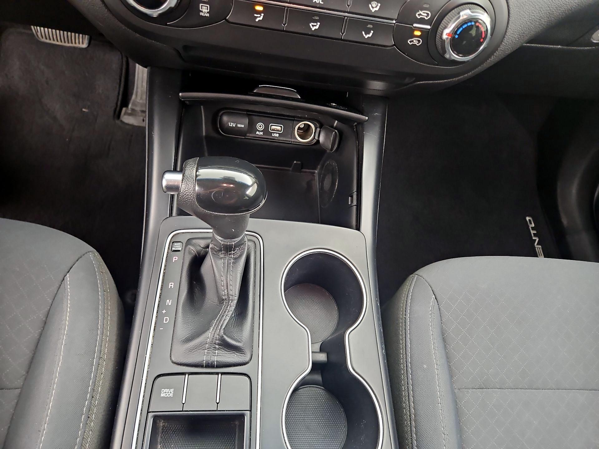 Thumbnail: 2016 Kia Sorento - 17