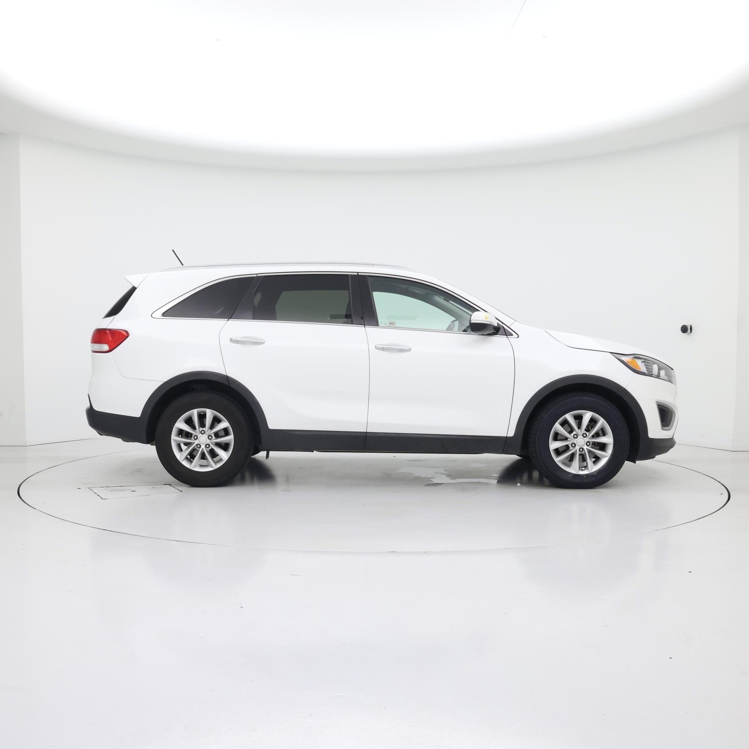 Thumbnail: 2016 Kia Sorento - 7