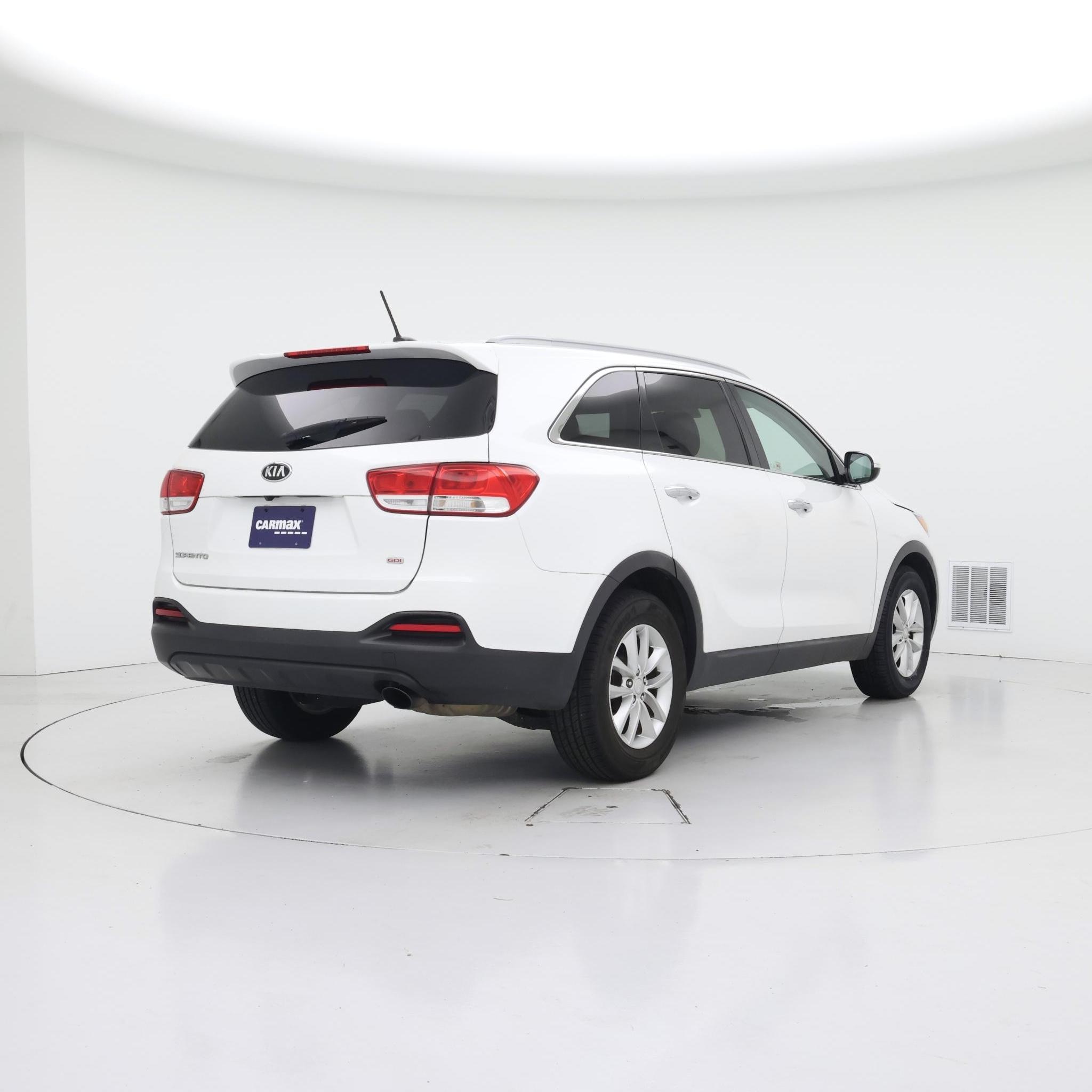 Thumbnail: 2016 Kia Sorento - 8
