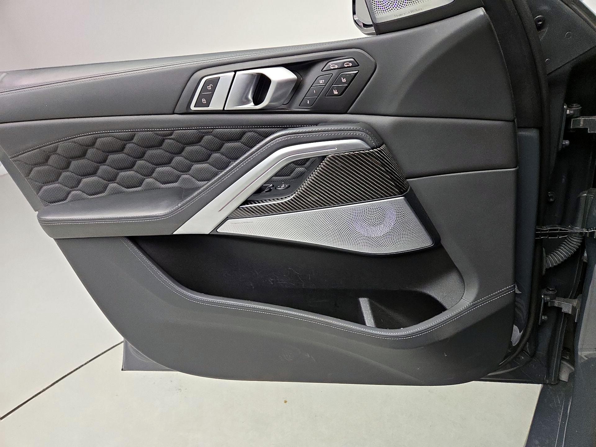 Thumbnail: 2021 BMW X6 - 12