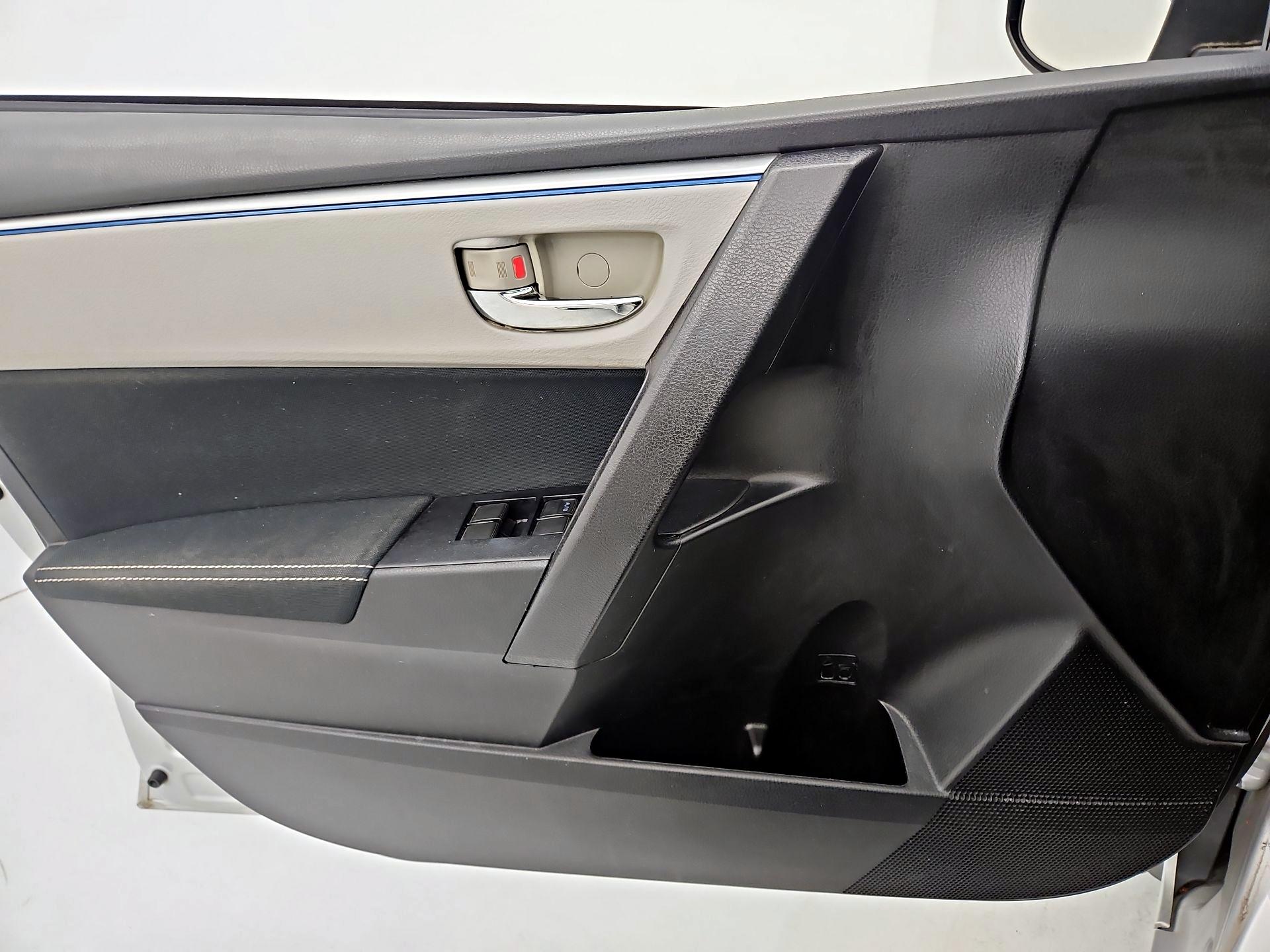 Thumbnail: 2016 Toyota Corolla - 12