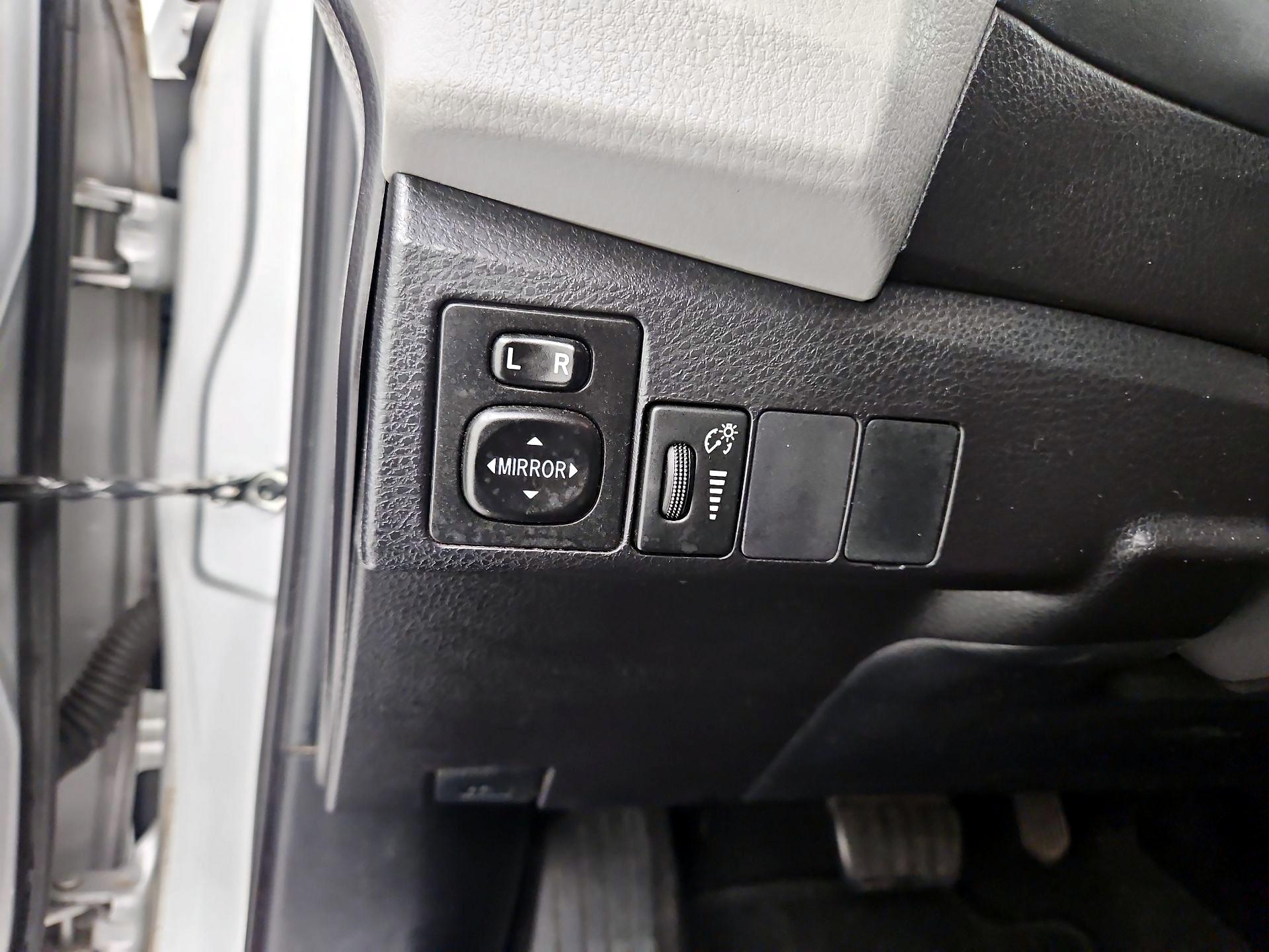 Thumbnail: 2016 Toyota Corolla - 13