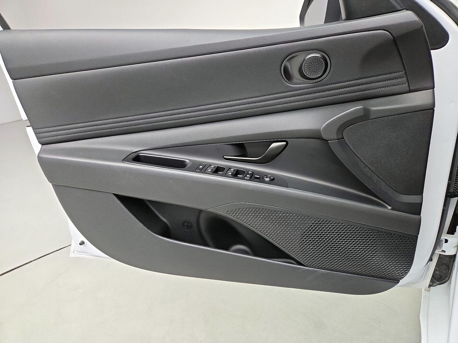 Thumbnail: 2025 Hyundai Elantra - 12