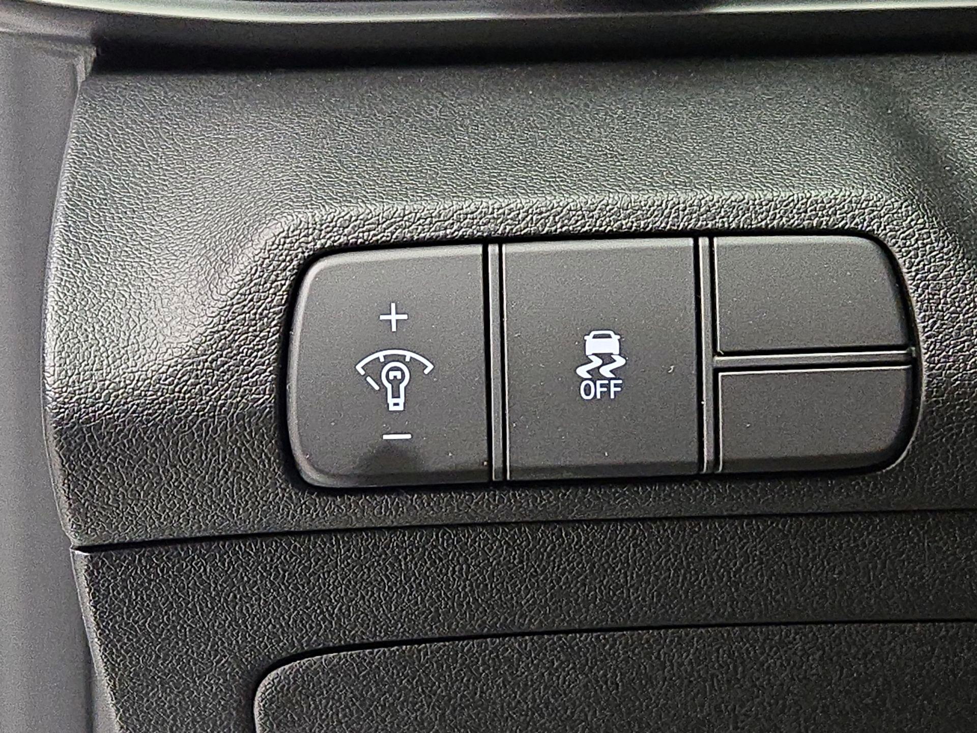 Thumbnail: 2025 Hyundai Elantra - 13