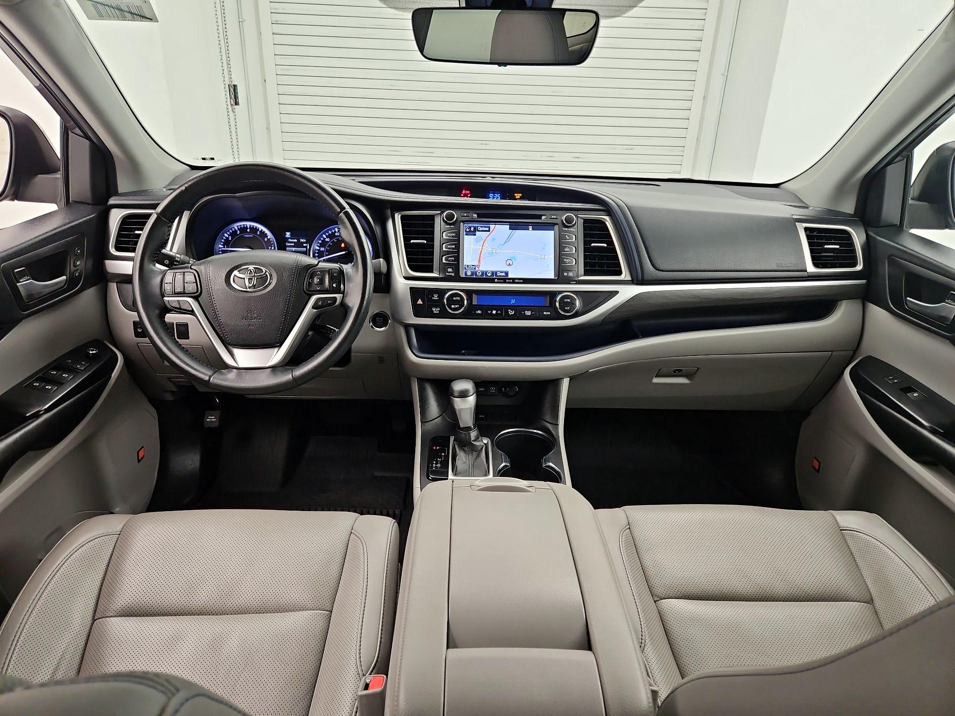 Thumbnail: 2019 Toyota Highlander - 9