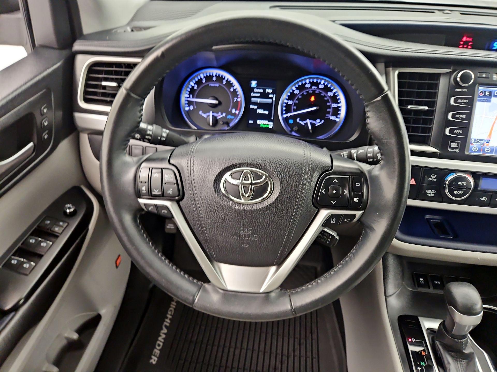 Thumbnail: 2019 Toyota Highlander - 10