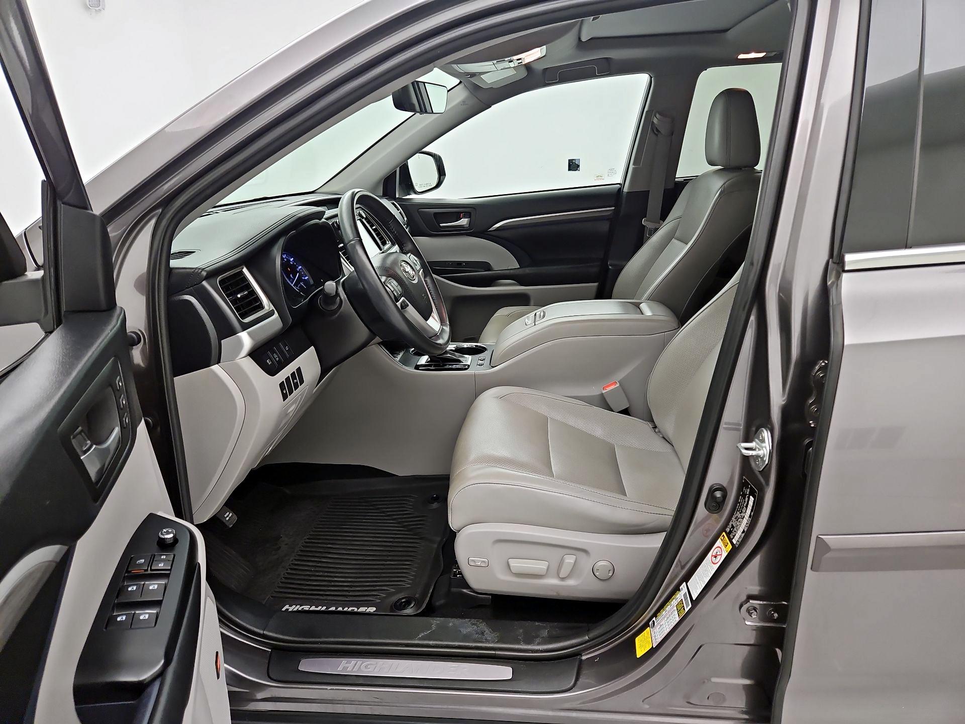 Thumbnail: 2019 Toyota Highlander - 11