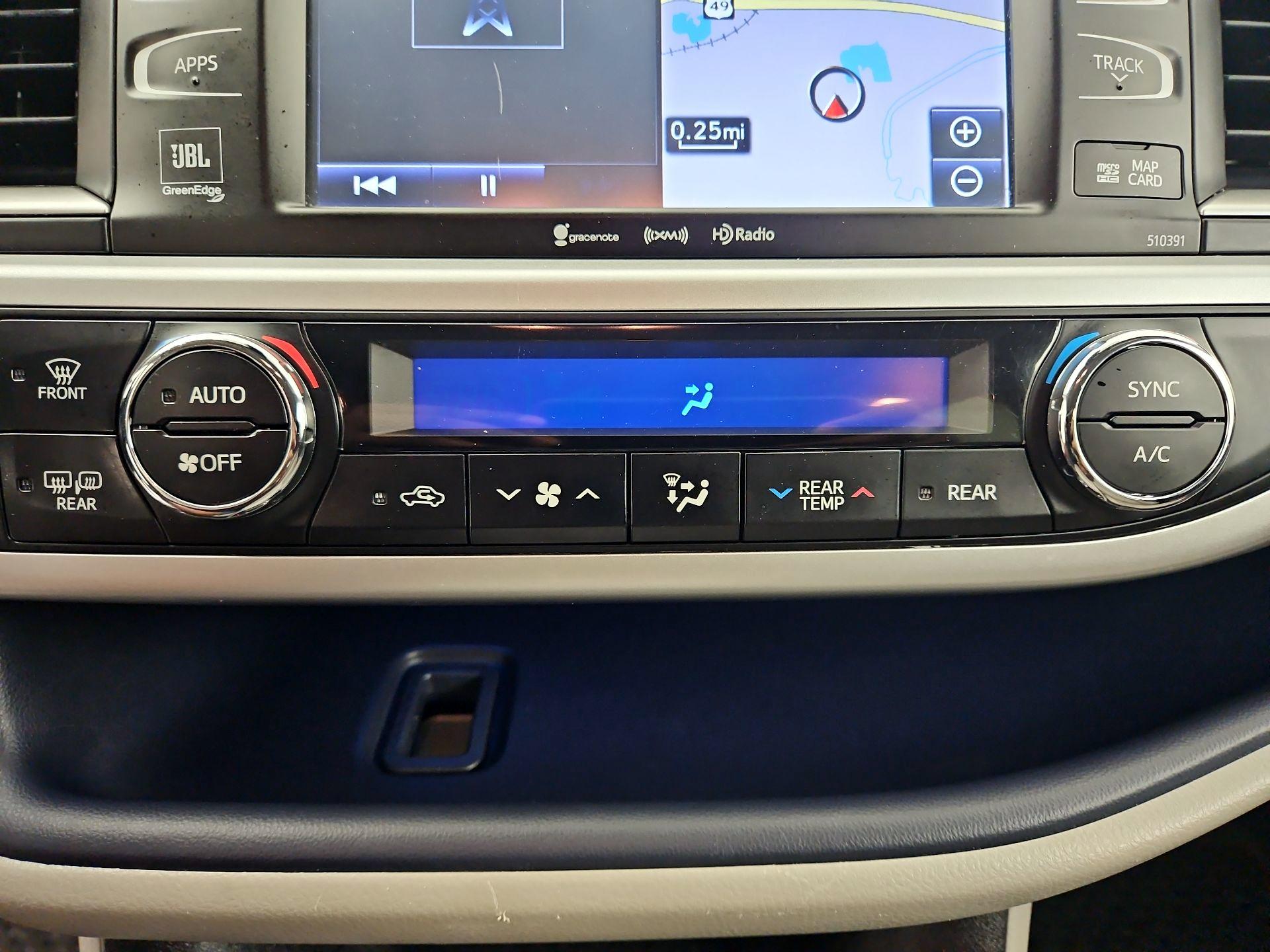 Thumbnail: 2019 Toyota Highlander - 17
