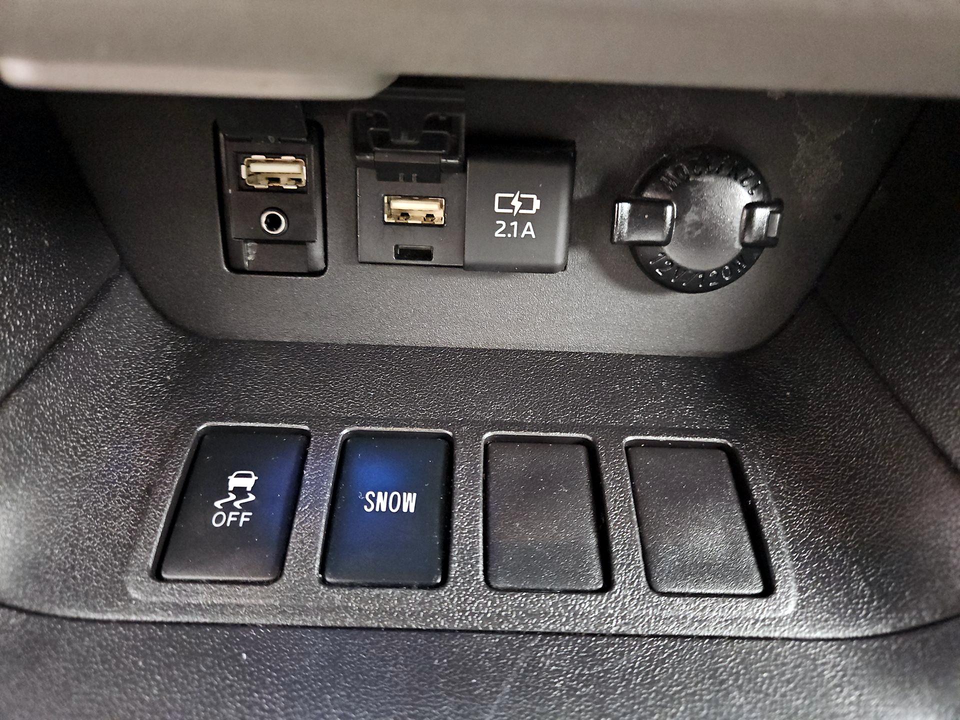 Thumbnail: 2019 Toyota Highlander - 19