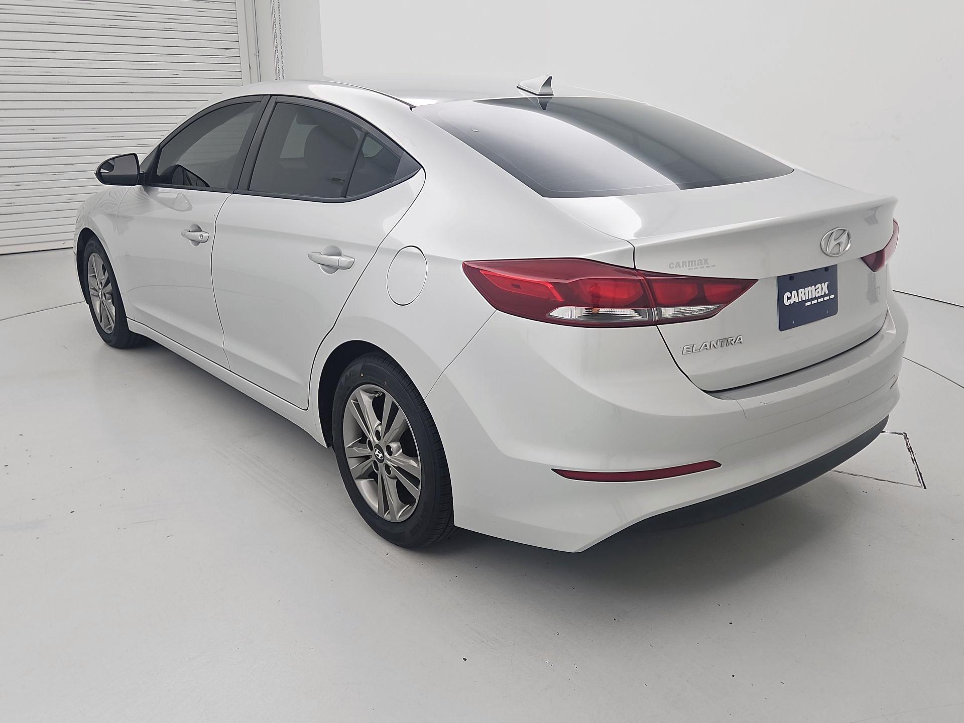 Thumbnail: 2017 Hyundai Elantra - 7