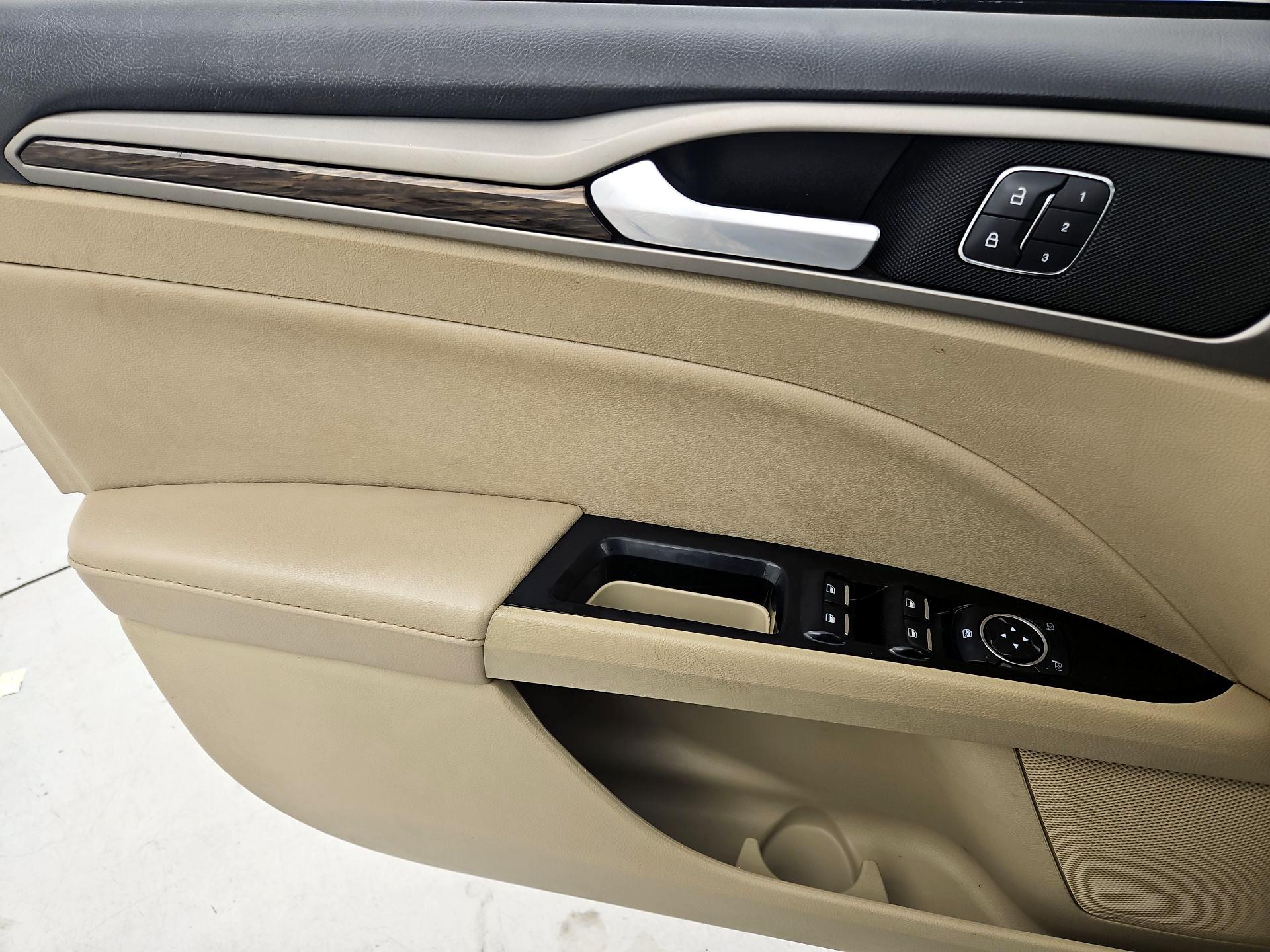 Thumbnail: 2014 Ford Fusion - 12