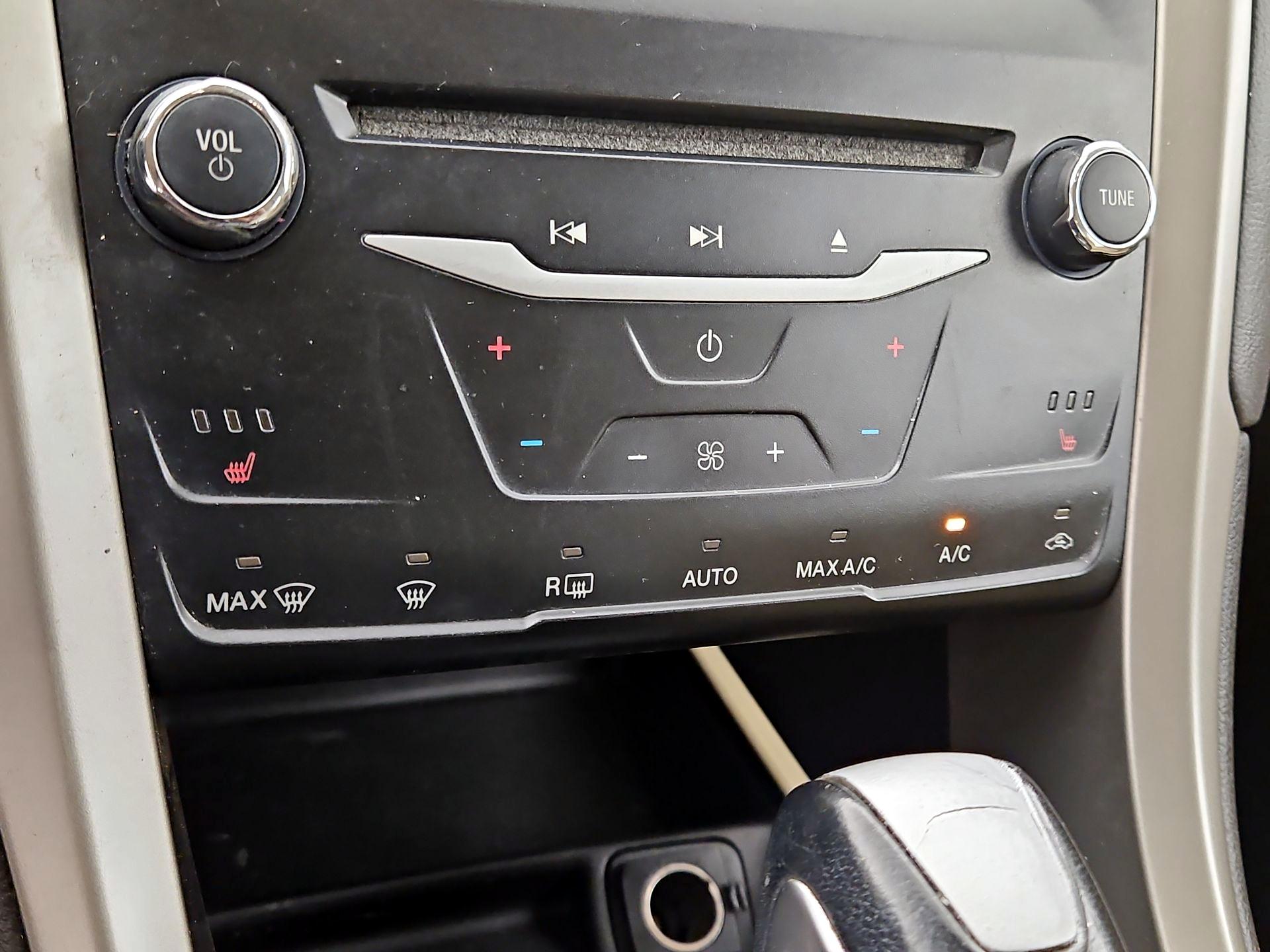 Thumbnail: 2014 Ford Fusion - 16