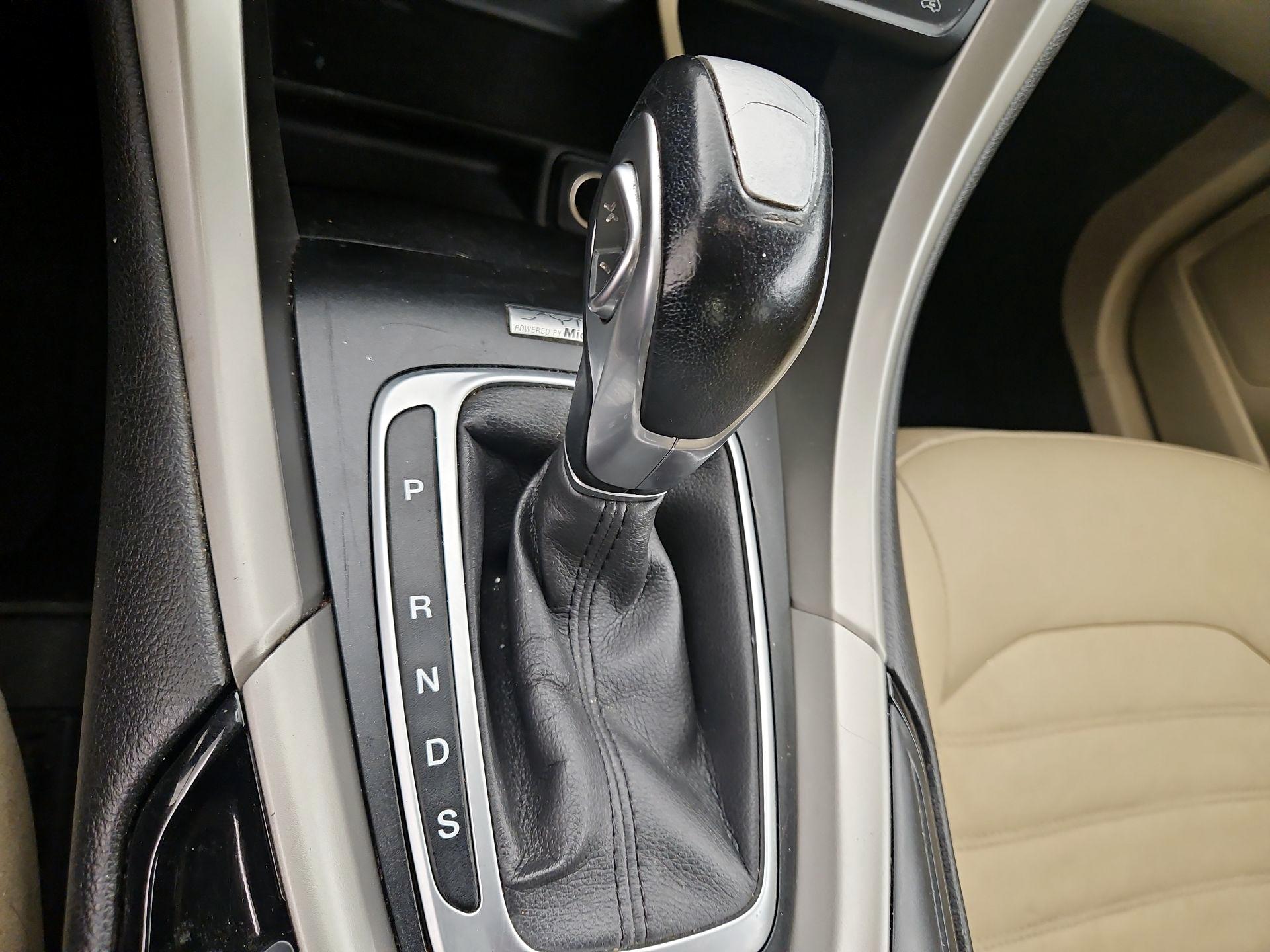 Thumbnail: 2014 Ford Fusion - 17