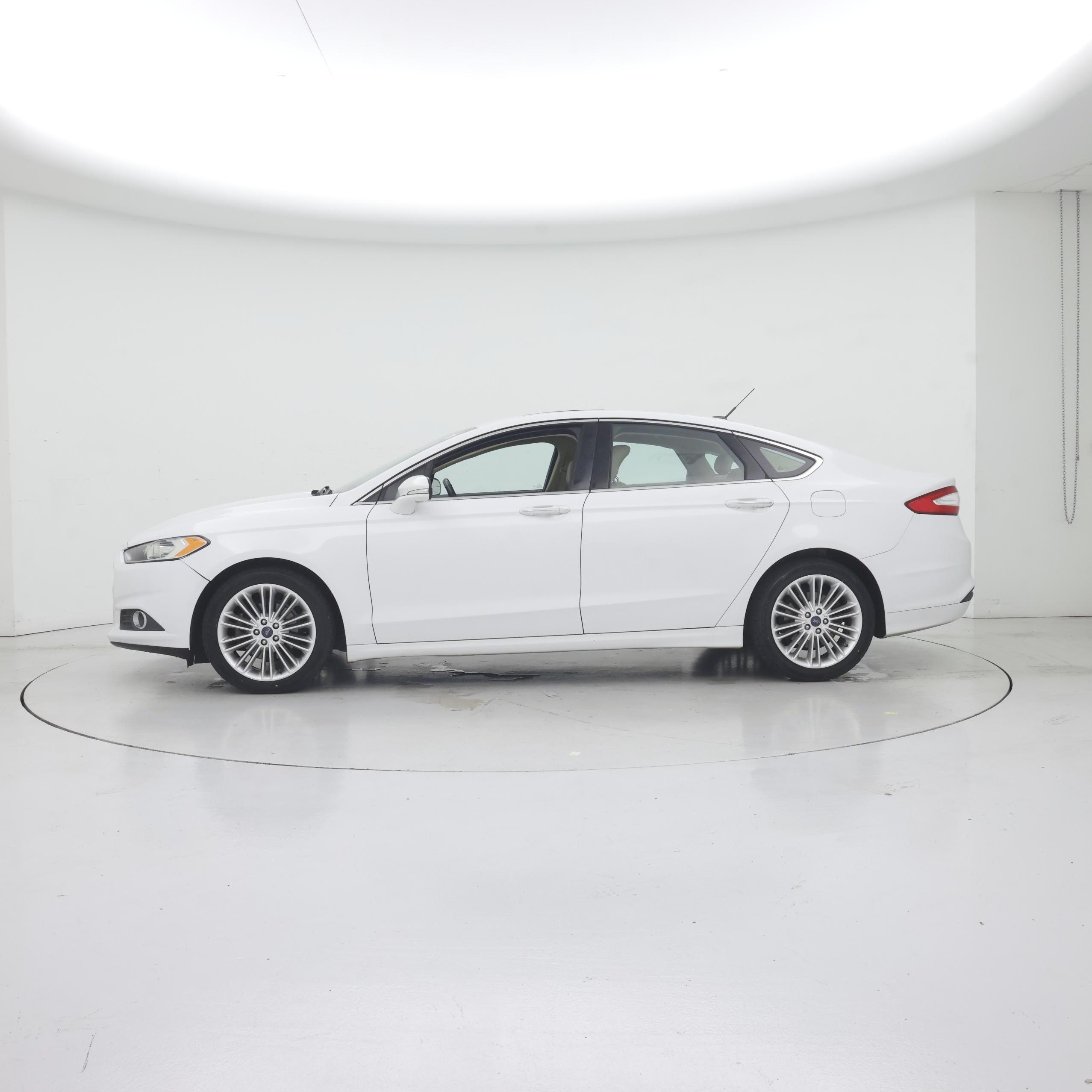 Thumbnail: 2014 Ford Fusion - 3