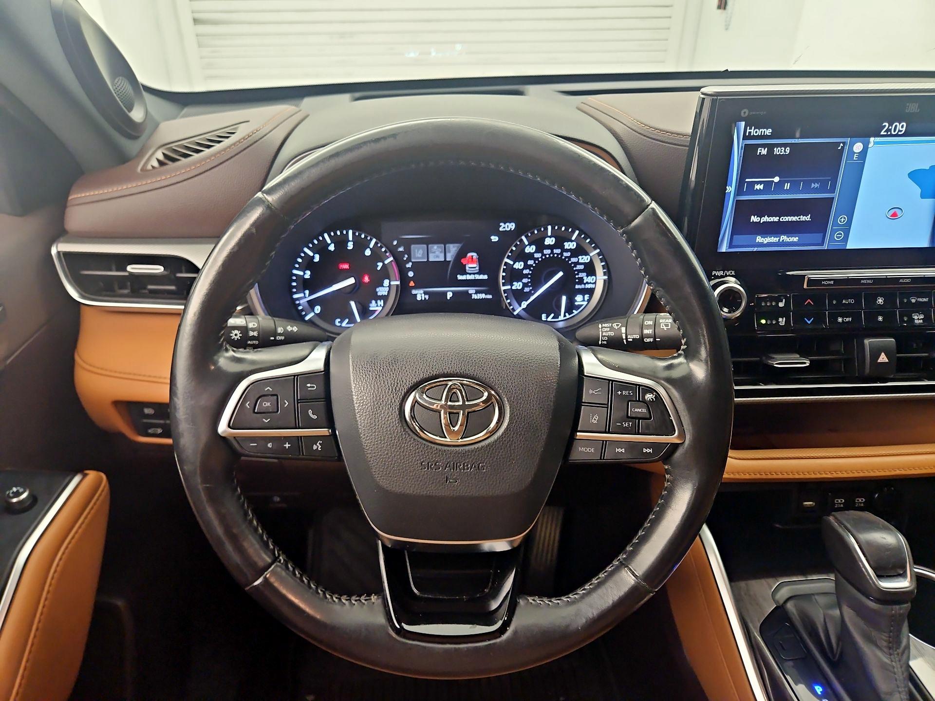 Thumbnail: 2020 Toyota Highlander - 10