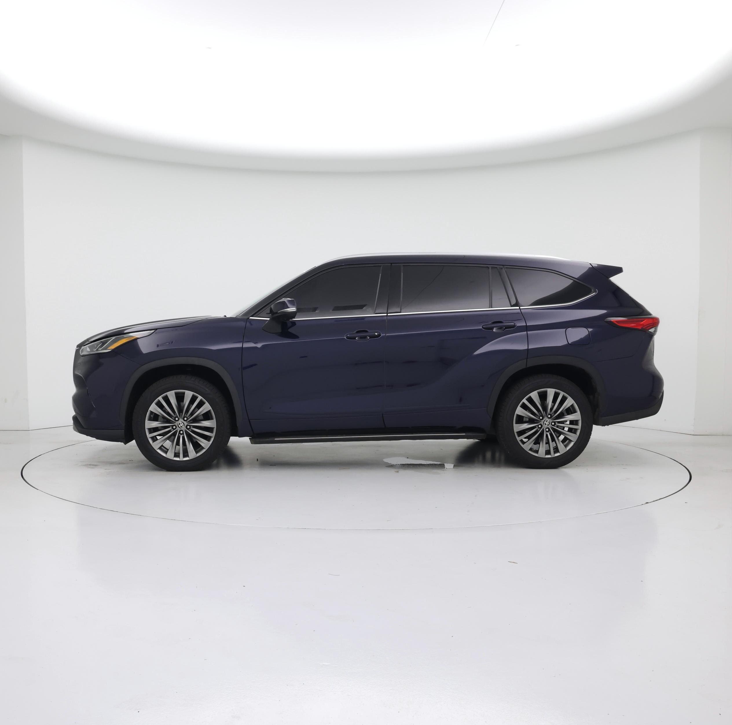 Thumbnail: 2020 Toyota Highlander - 3
