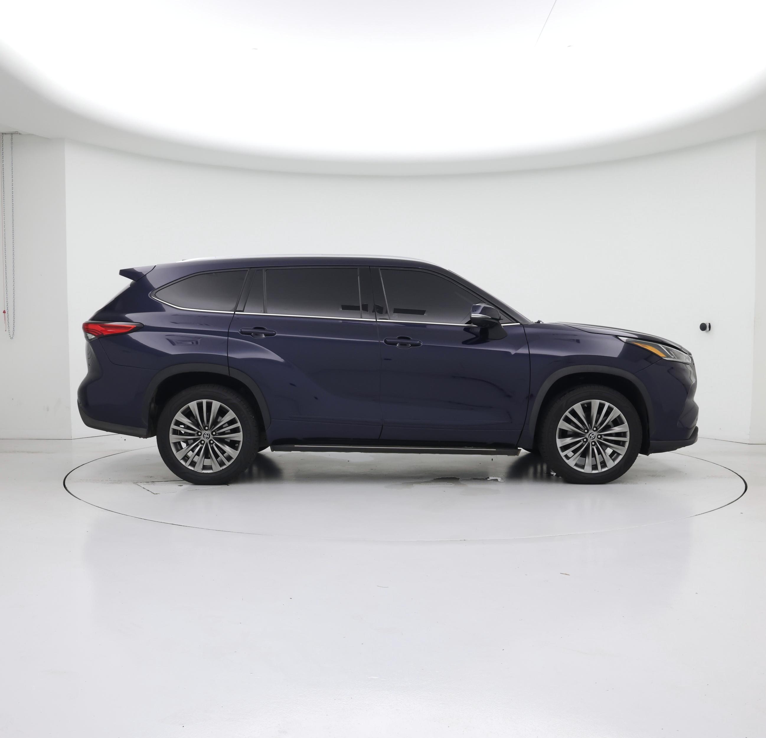 Thumbnail: 2020 Toyota Highlander - 7