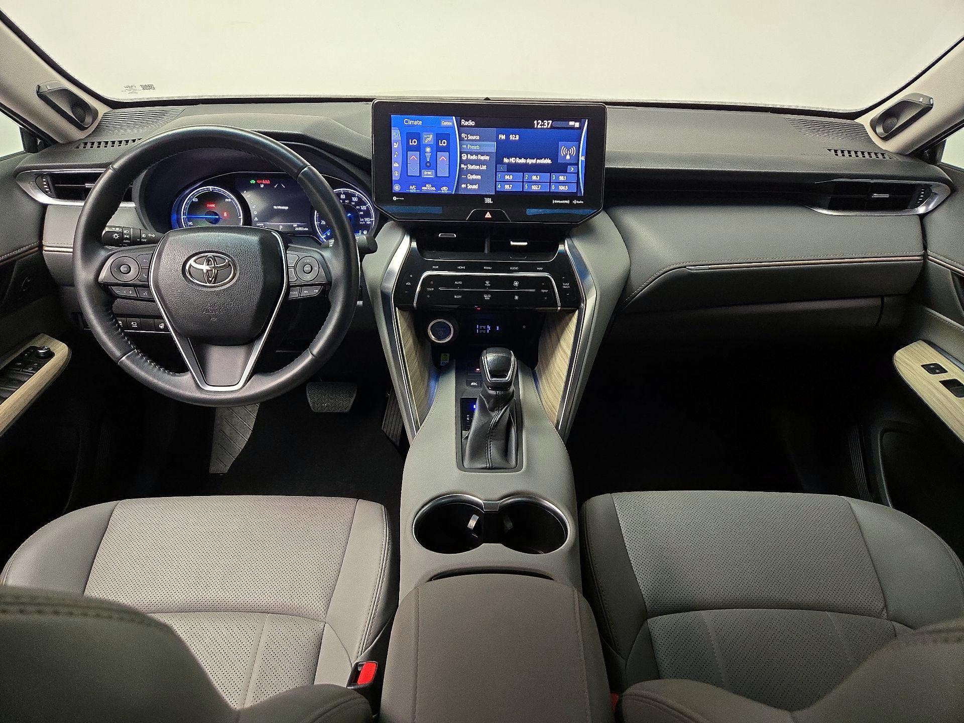 Thumbnail: 2022 Toyota Venza - 9