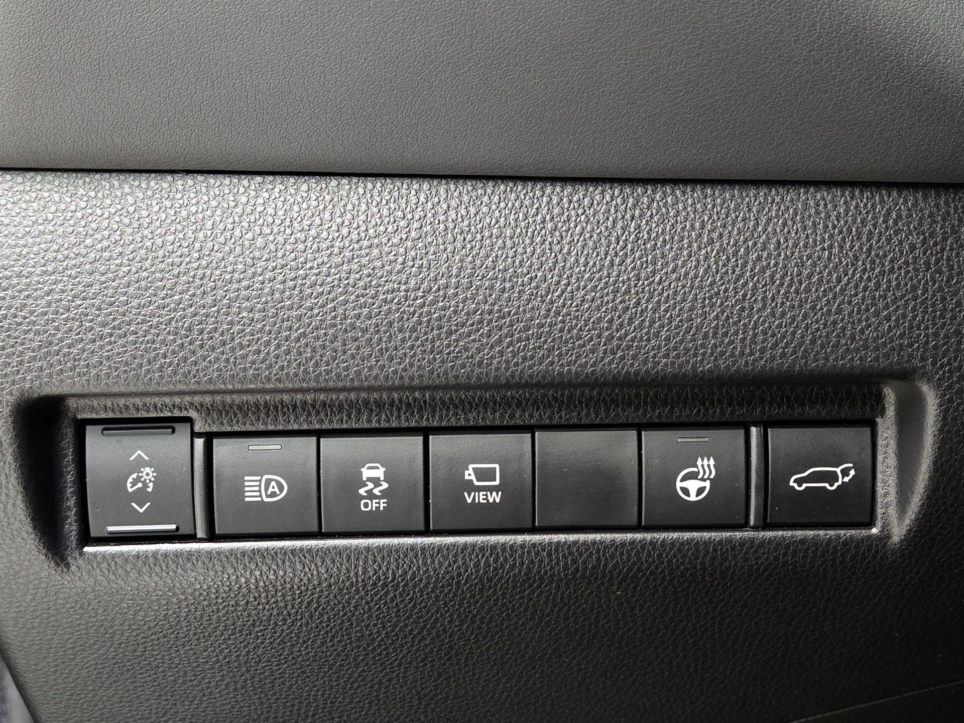 Thumbnail: 2022 Toyota Venza - 13