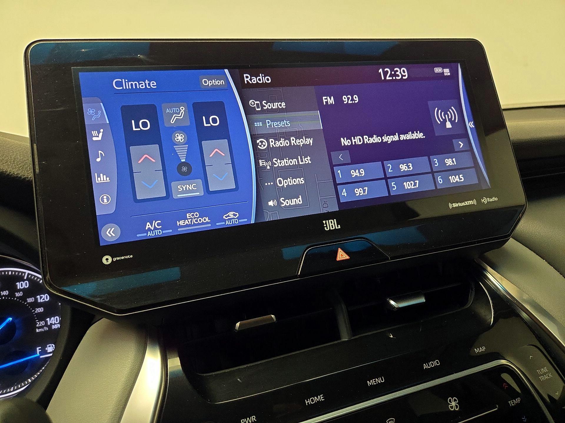 Thumbnail: 2022 Toyota Venza - 16