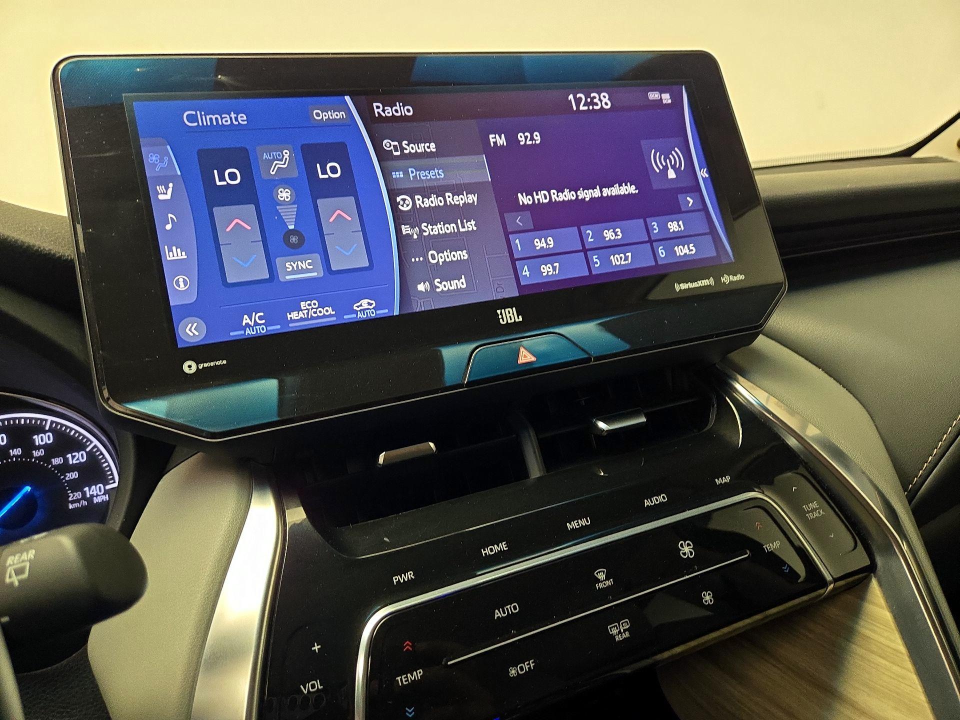 Thumbnail: 2022 Toyota Venza - 17