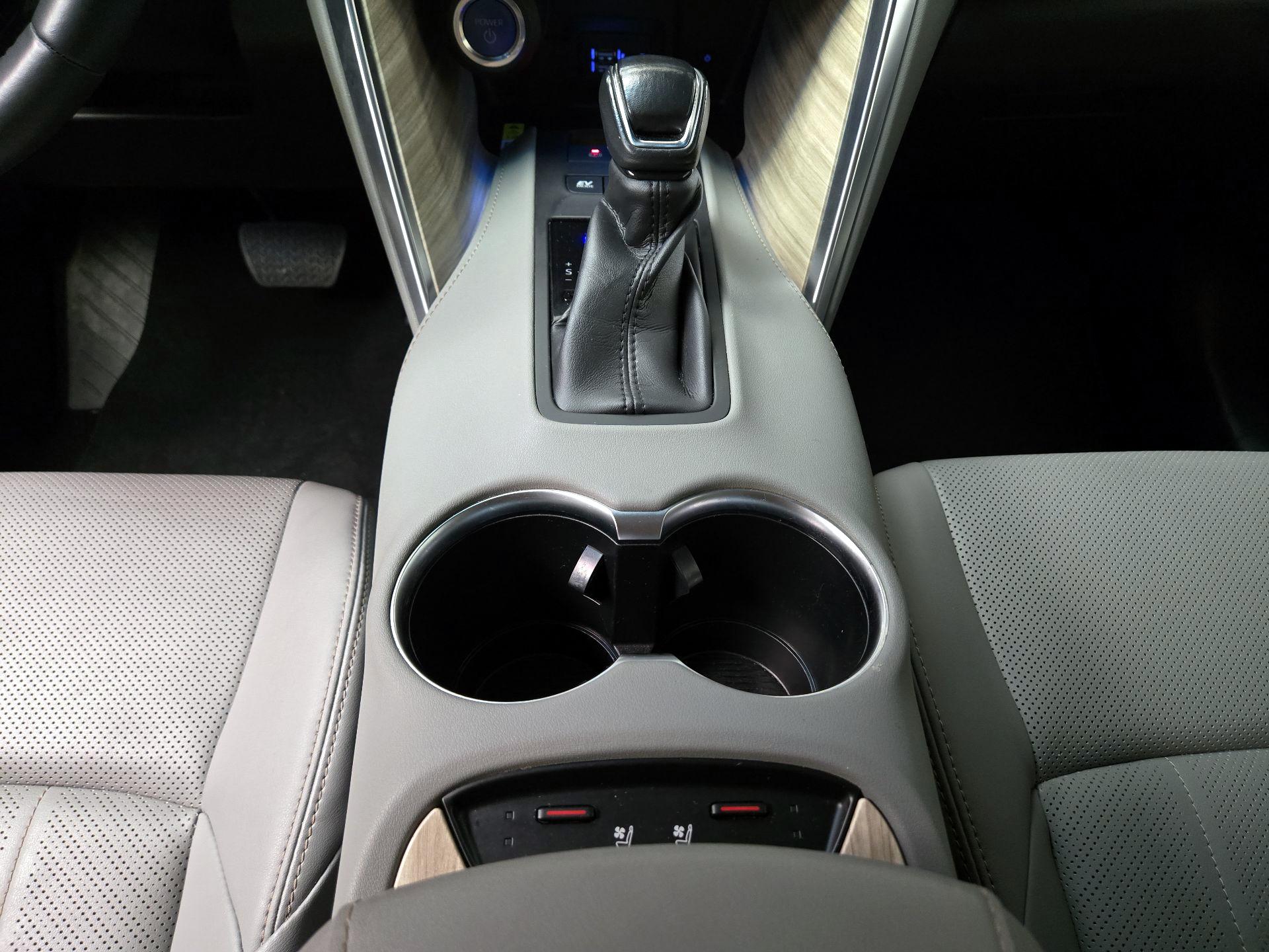 Thumbnail: 2022 Toyota Venza - 18