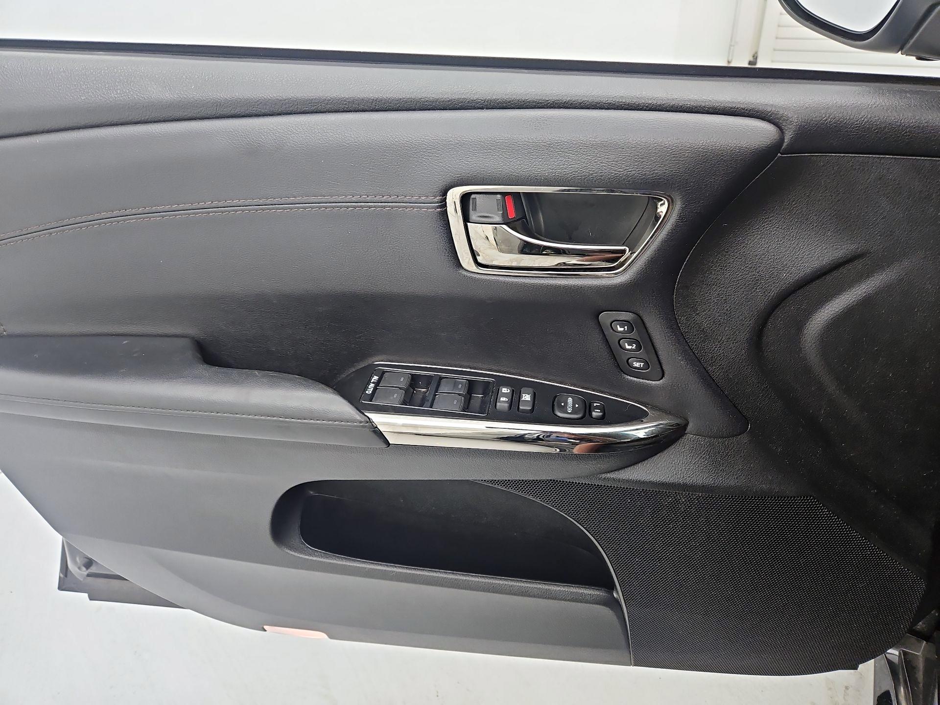 Thumbnail: 2015 Toyota Avalon - 12