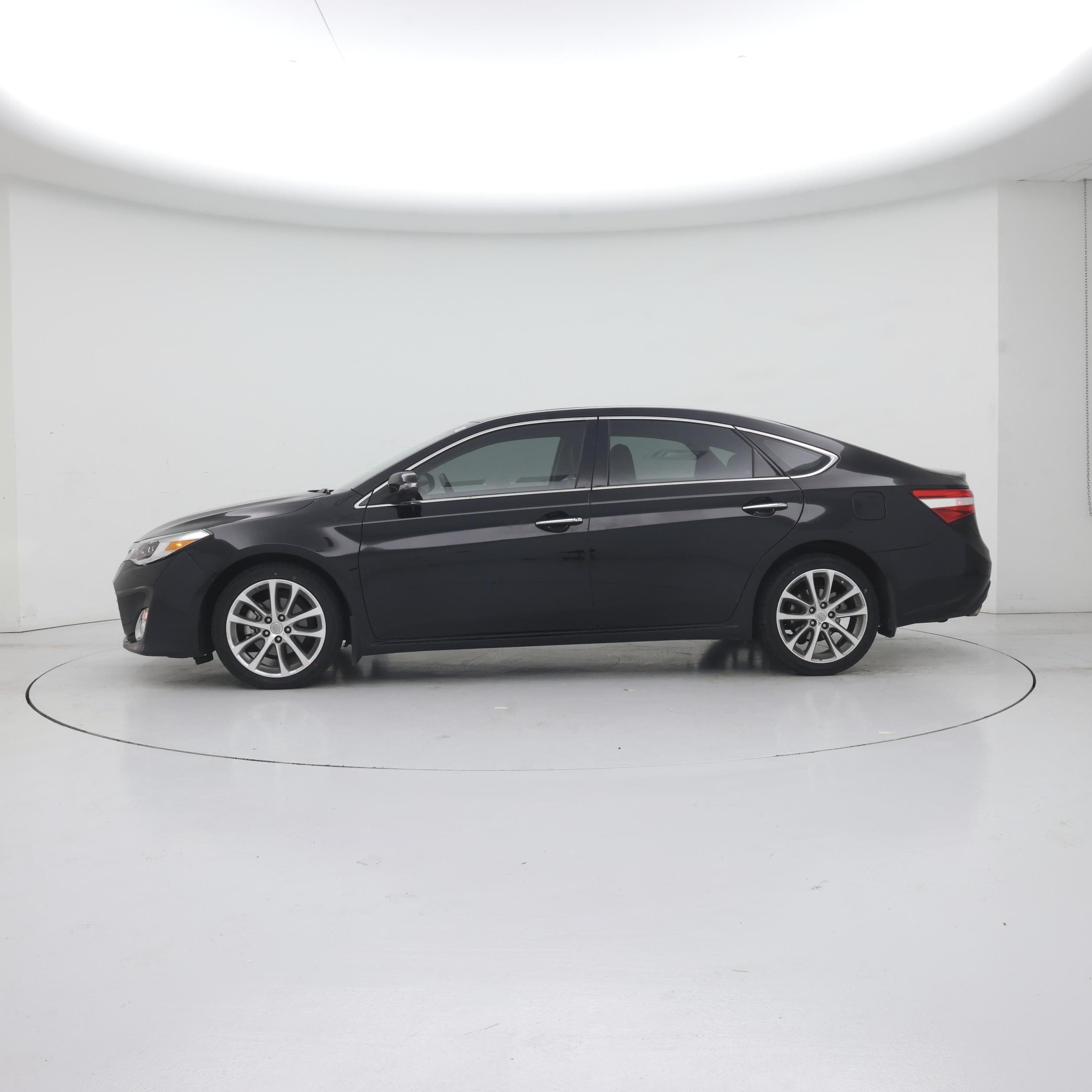 Thumbnail: 2015 Toyota Avalon - 3