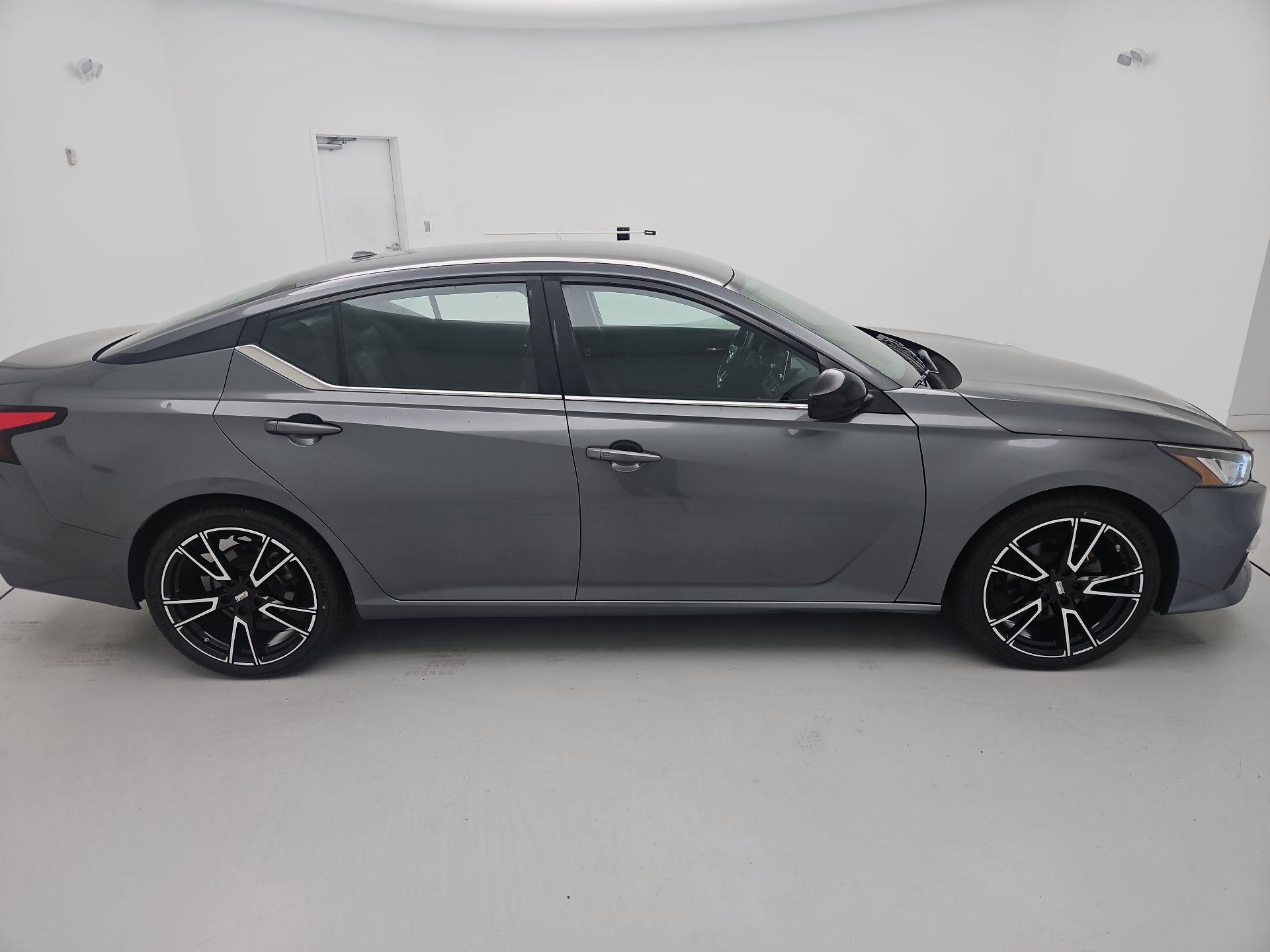 Thumbnail: 2019 Nissan Altima - 4