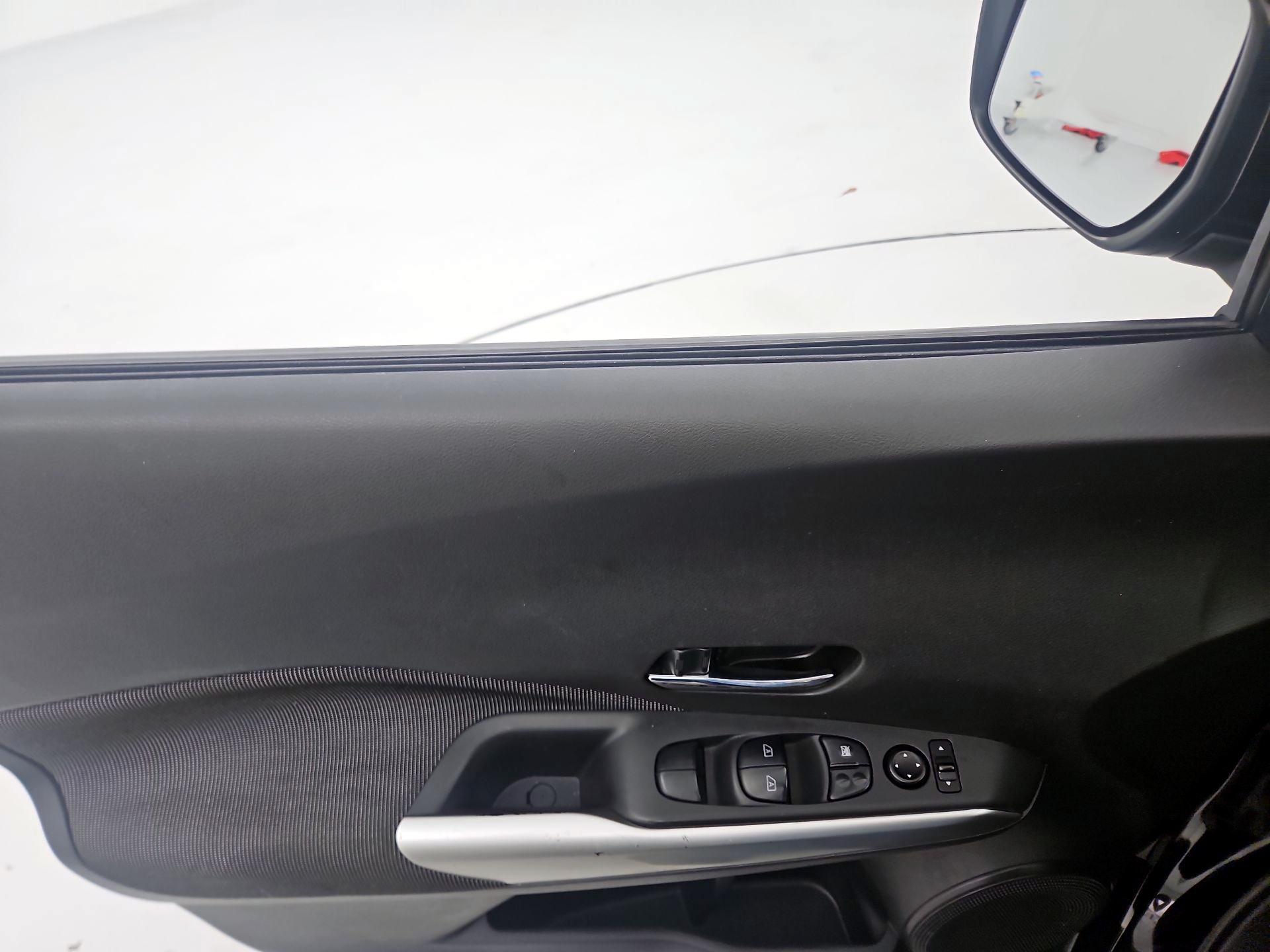 Thumbnail: 2020 Nissan Kicks - 12