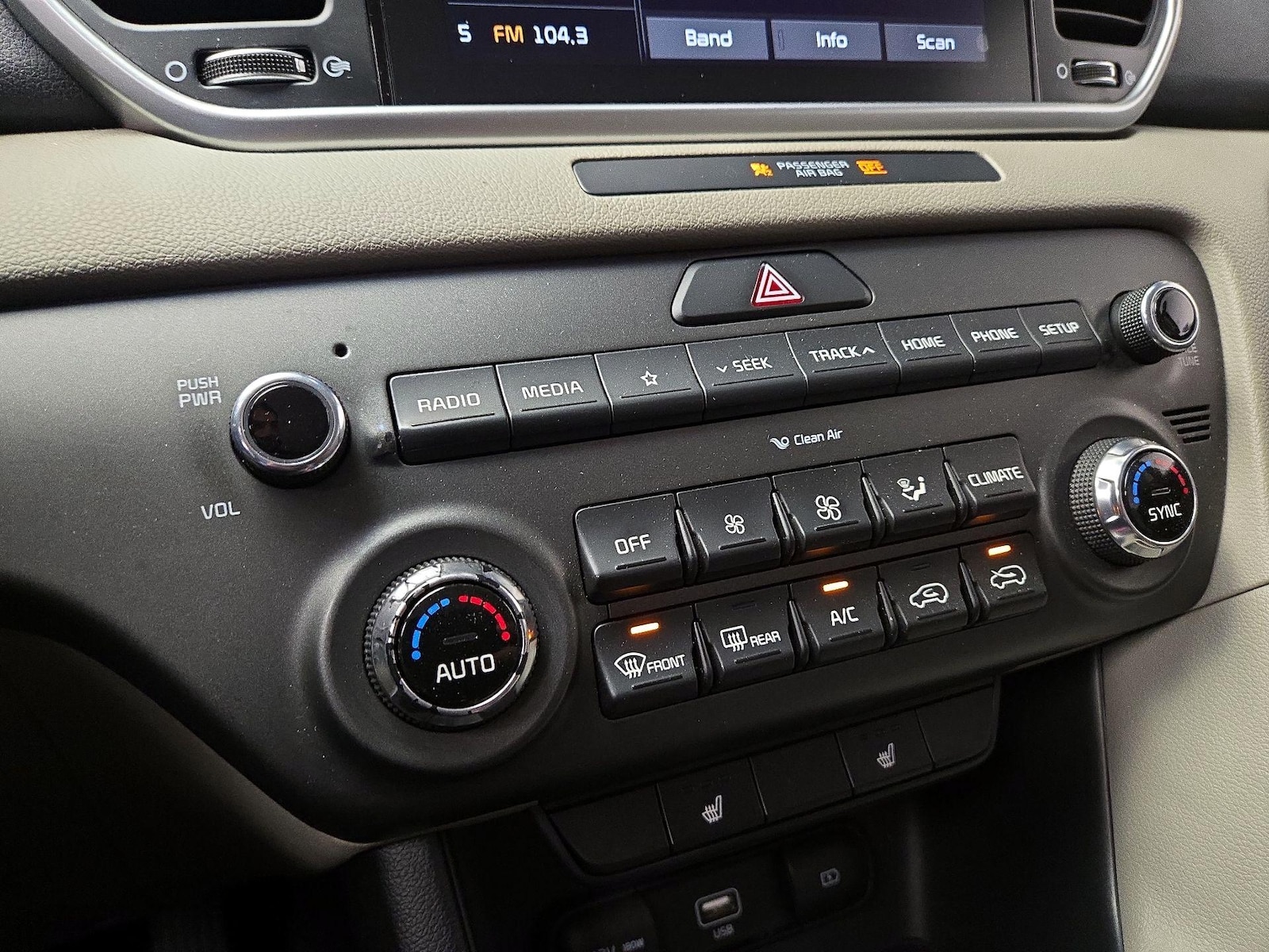 2020 Kia Sportage LX - Photo 17