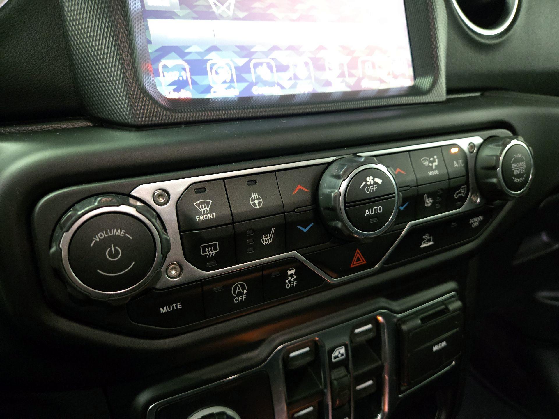 Thumbnail: 2021 Jeep Gladiator - 17