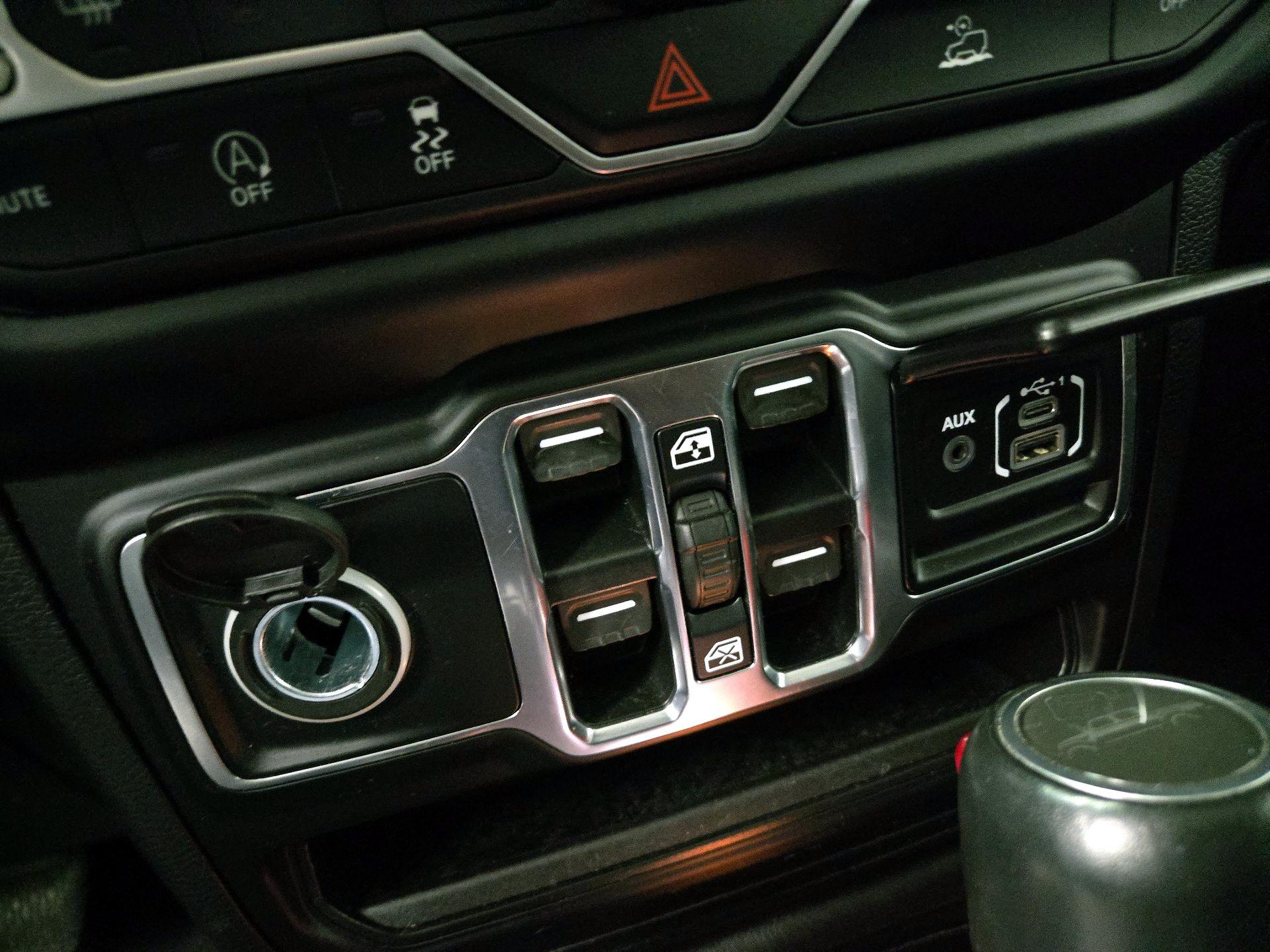 Thumbnail: 2021 Jeep Gladiator - 19