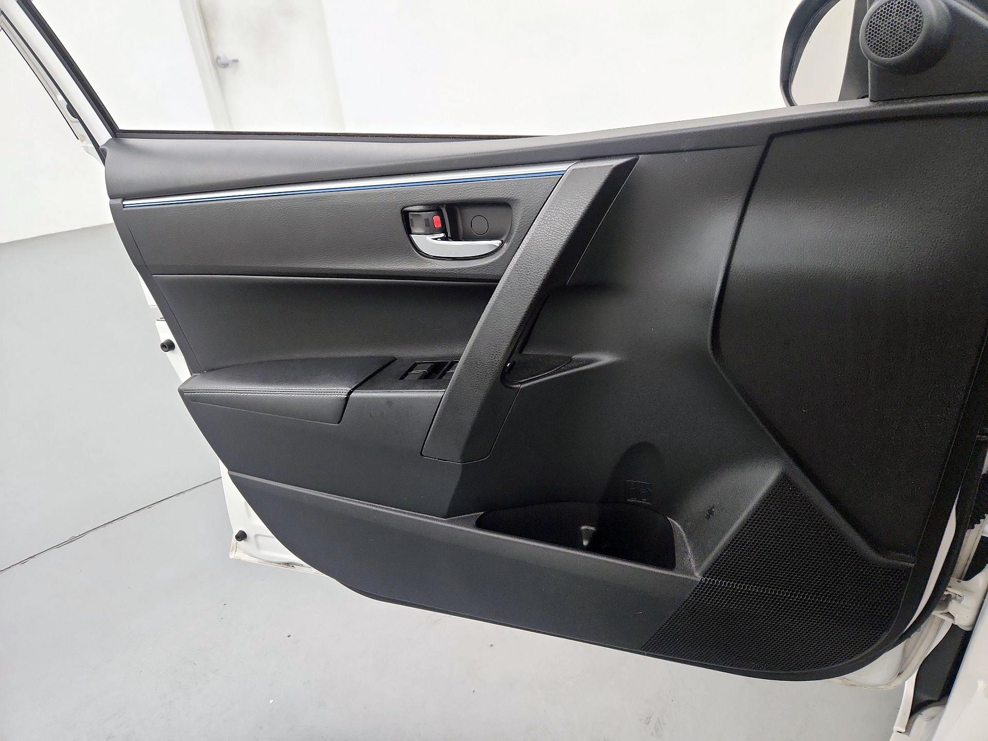 Thumbnail: 2014 Toyota Corolla - 12