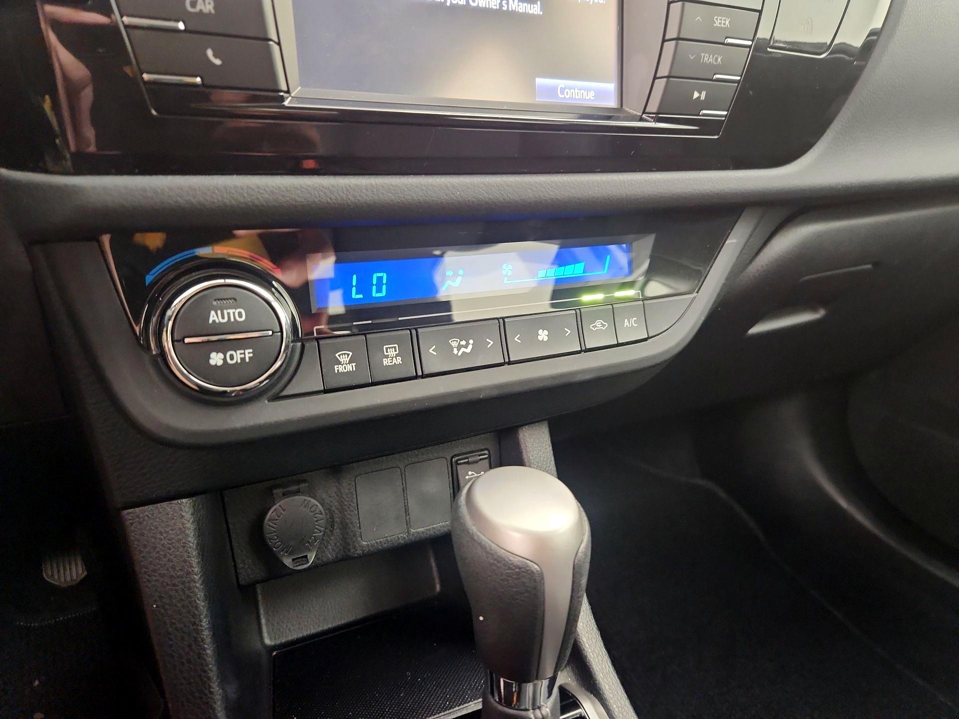 Thumbnail: 2014 Toyota Corolla - 16