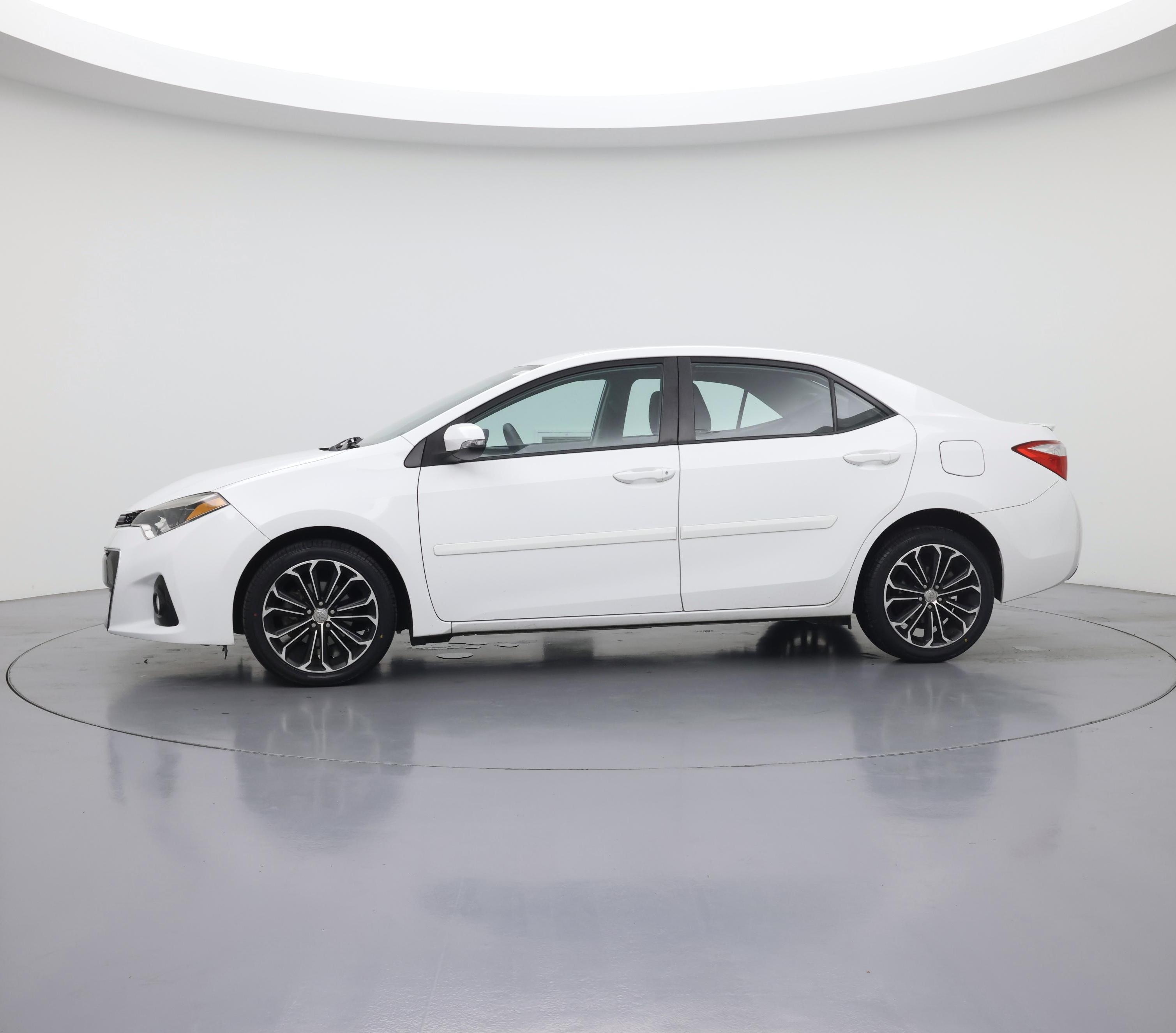 Thumbnail: 2014 Toyota Corolla - 3