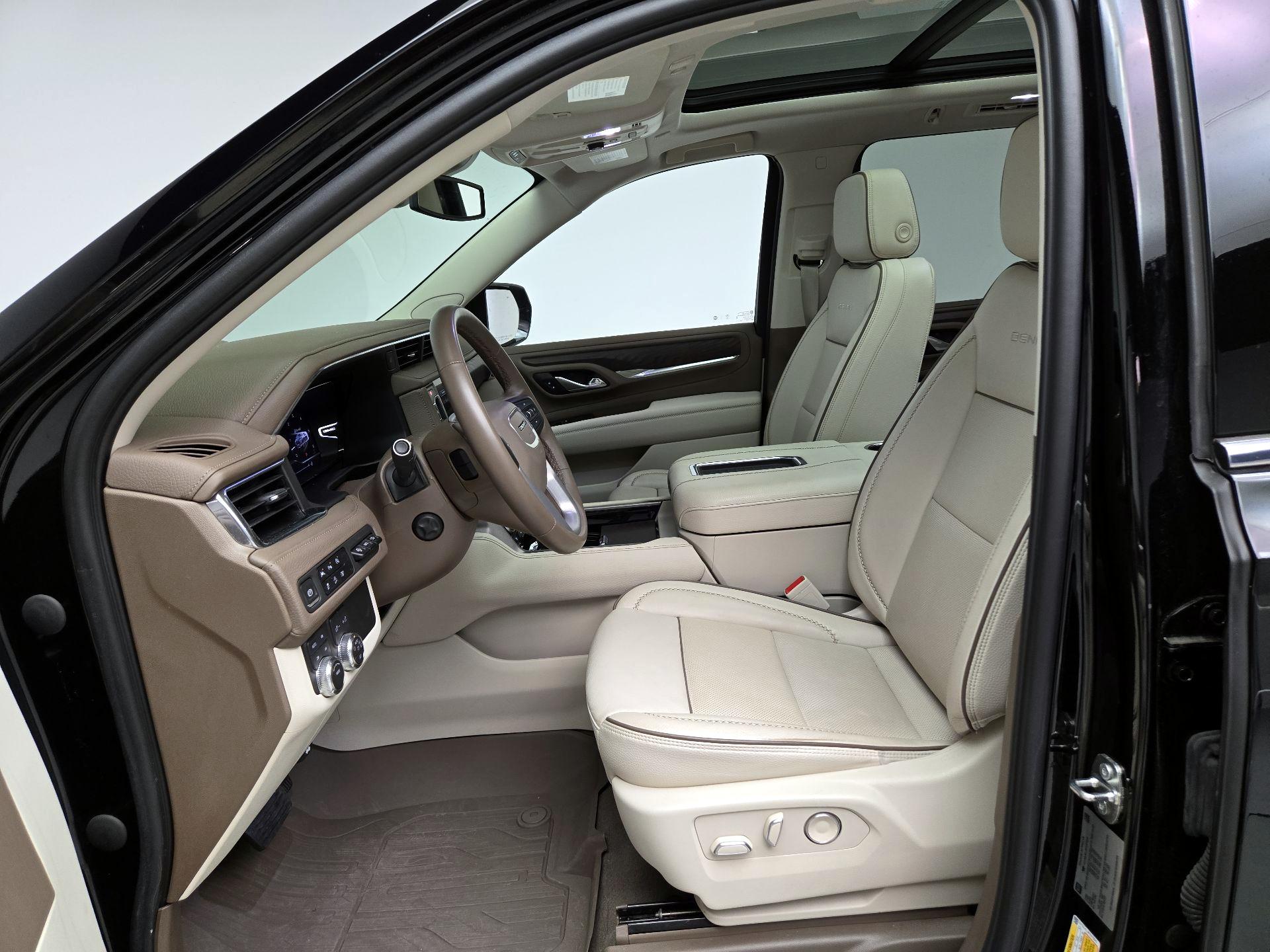 Thumbnail: 2023 GMC Yukon XL - 11
