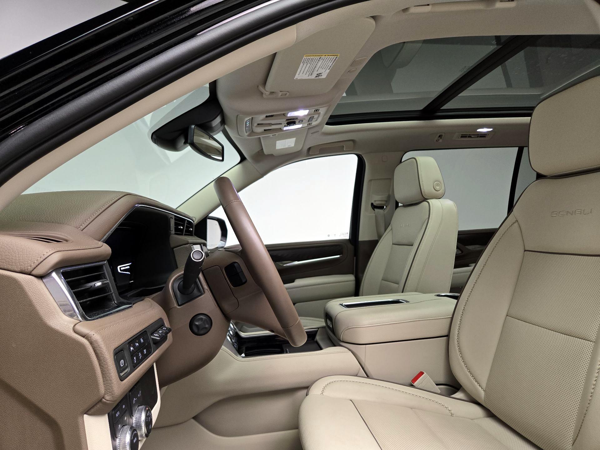 Thumbnail: 2023 GMC Yukon XL - 20