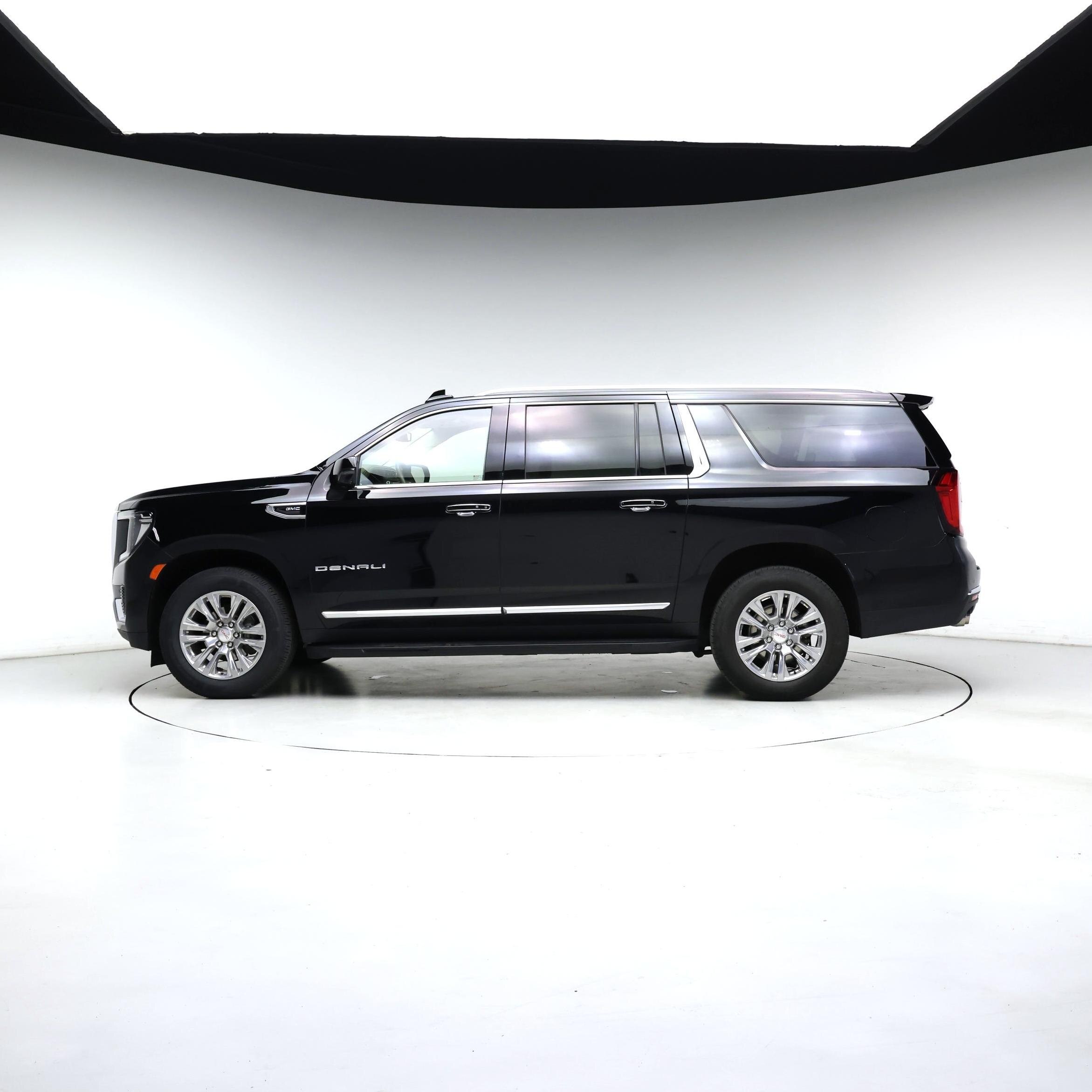 Thumbnail: 2023 GMC Yukon XL - 3