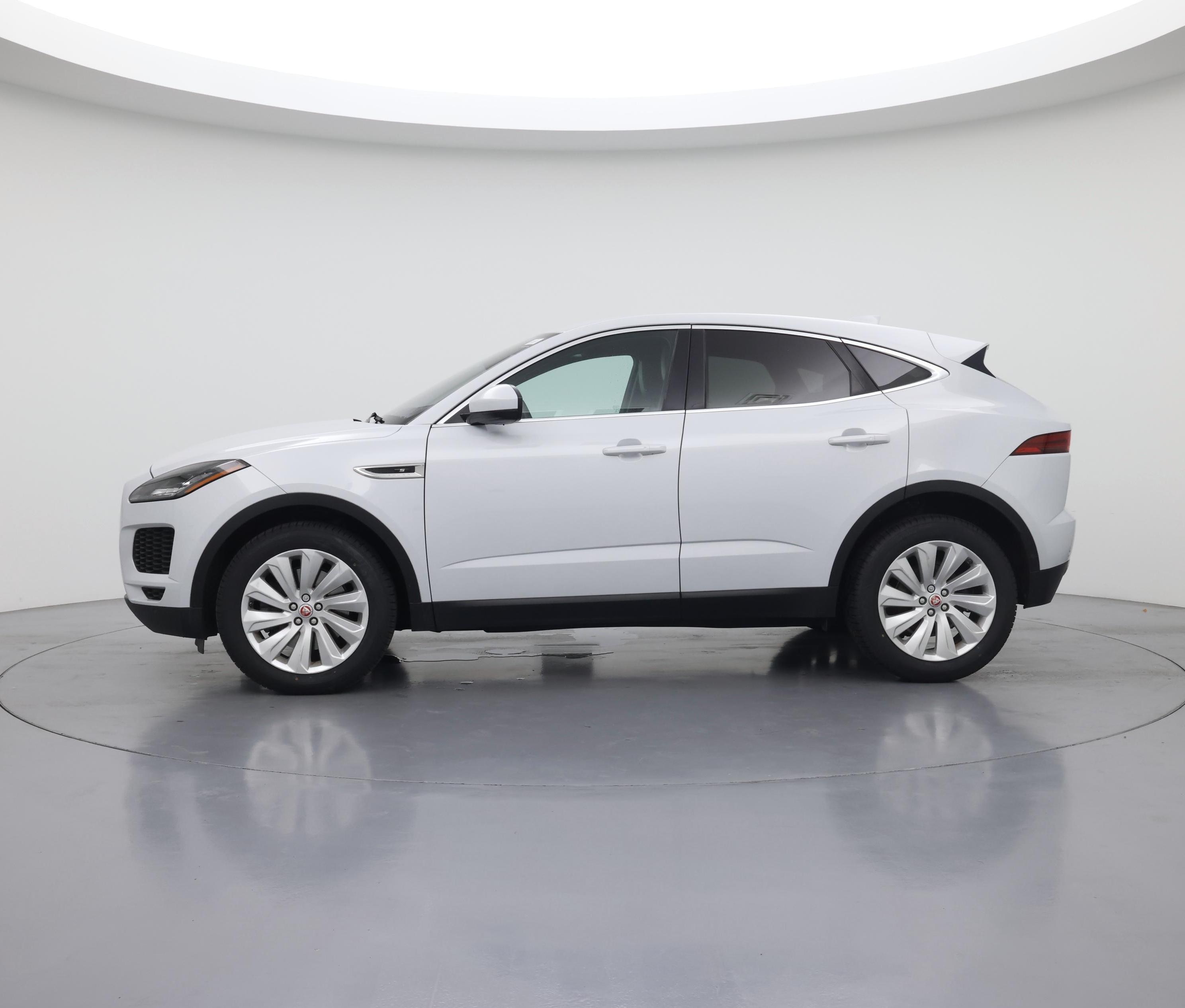 Thumbnail: 2018 Jaguar E-Pace - 3