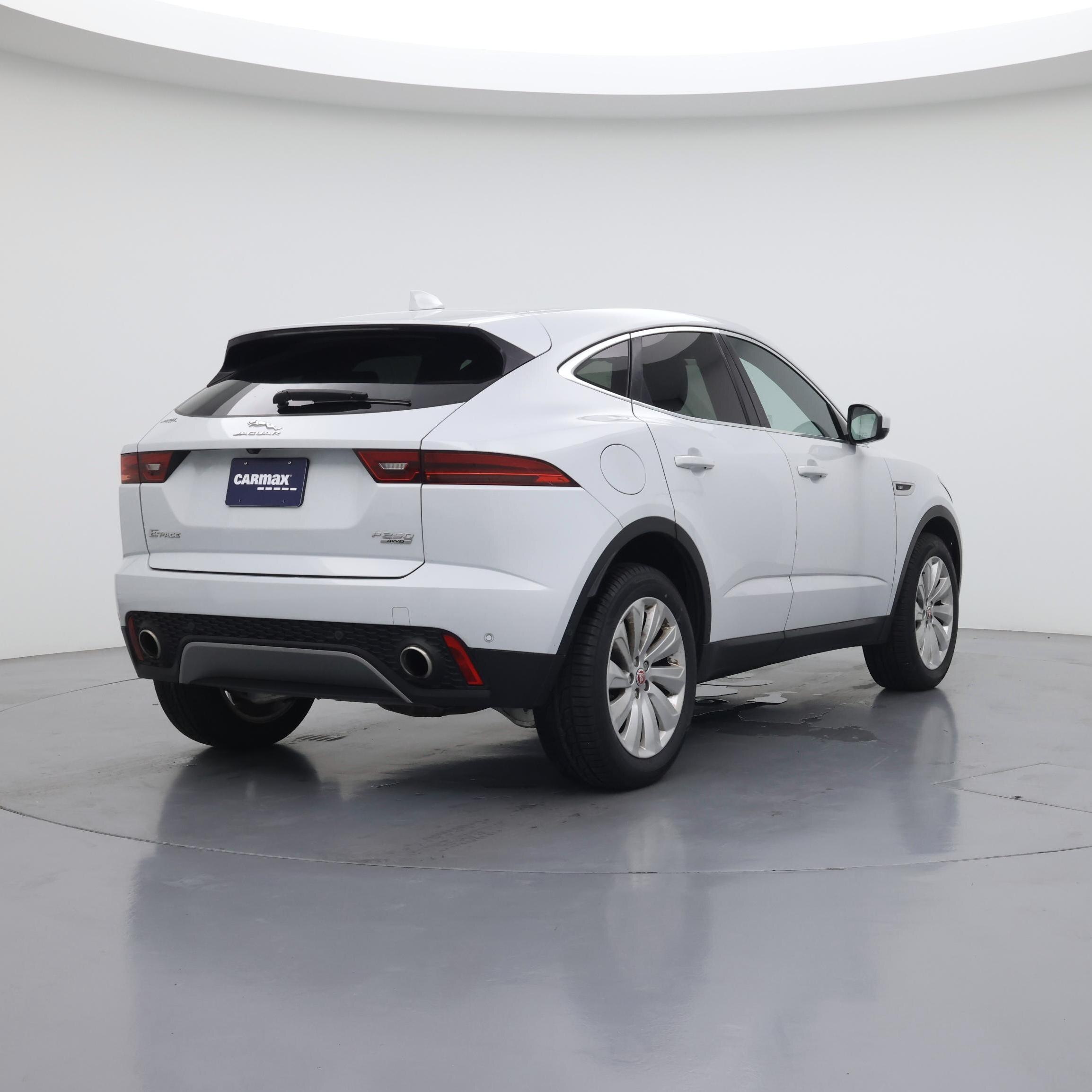 Thumbnail: 2018 Jaguar E-Pace - 8