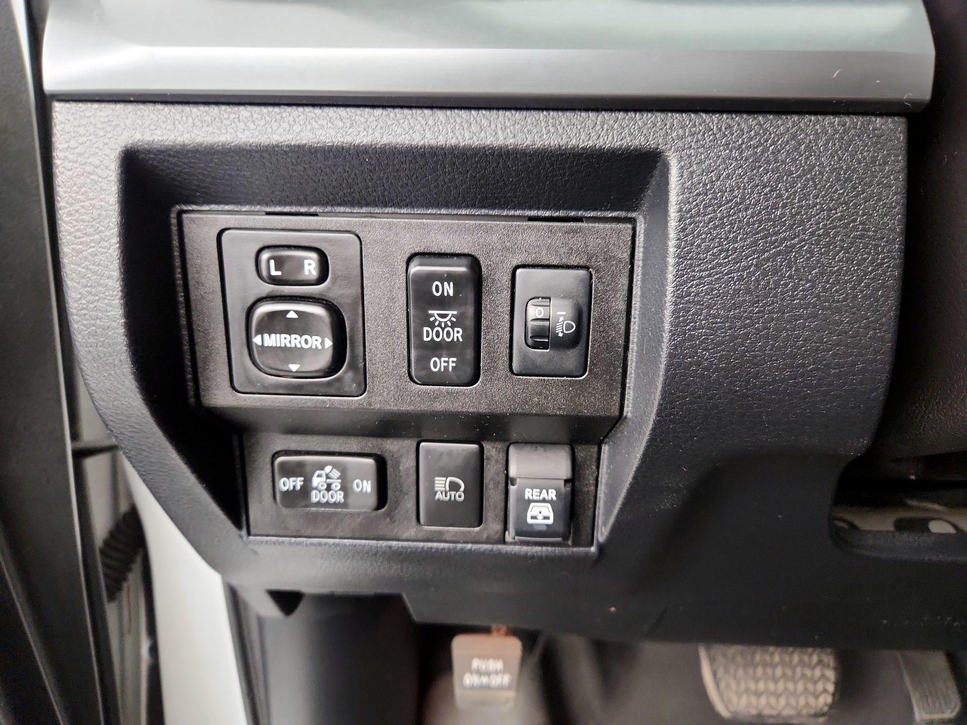 Thumbnail: 2019 Toyota Tundra - 13