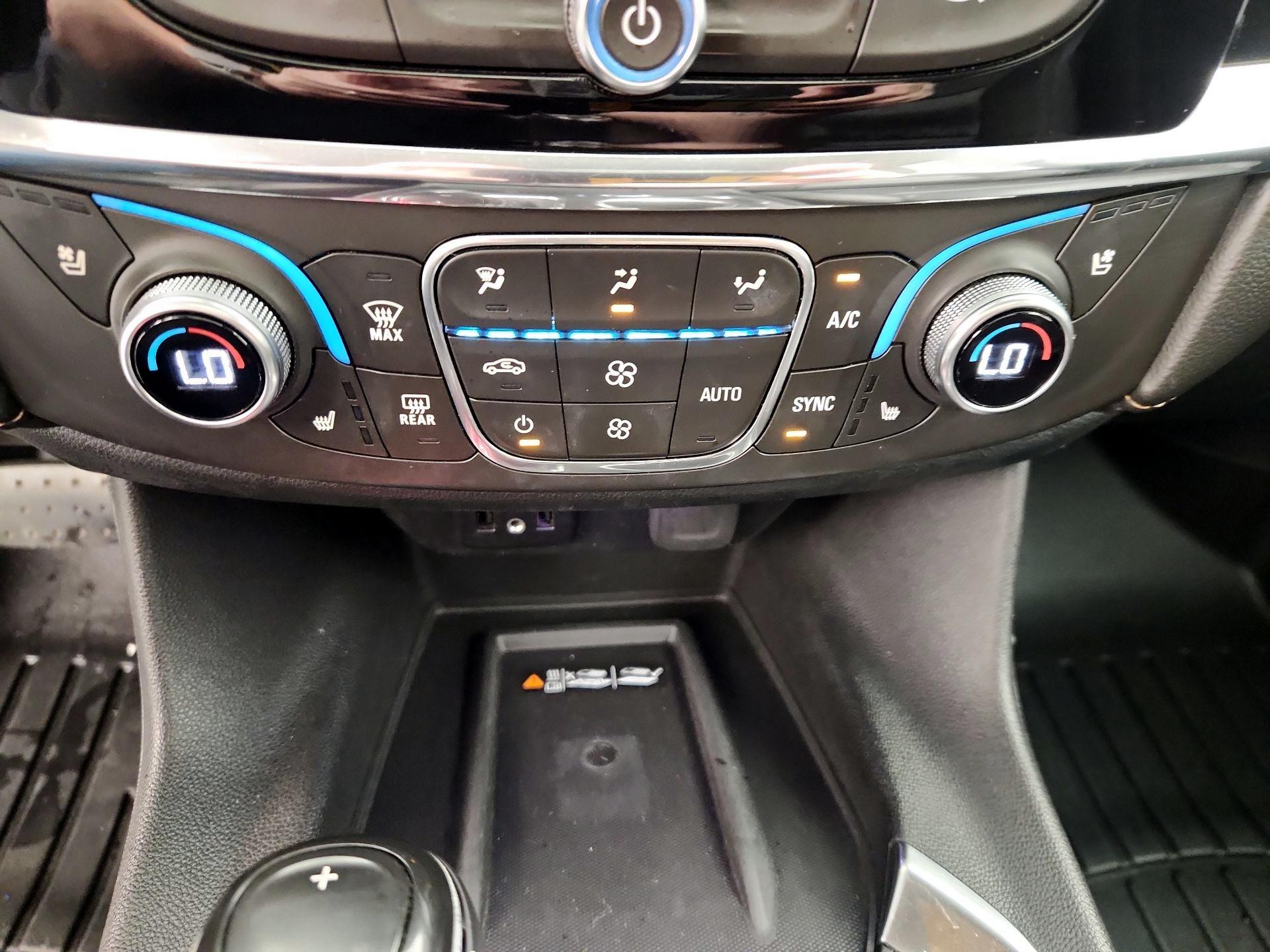 Thumbnail: 2018 Chevrolet Traverse - 17