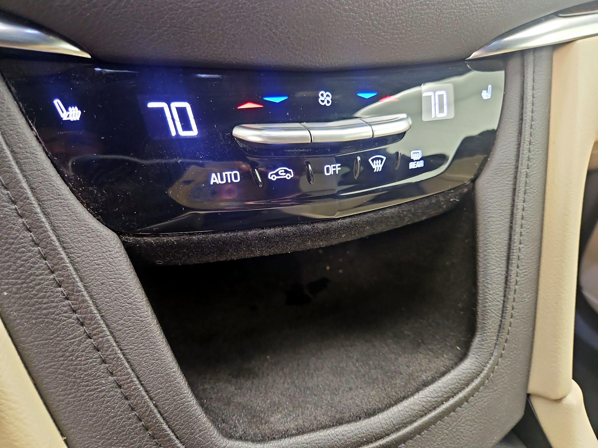 Thumbnail: 2017 Cadillac XT5 - 14